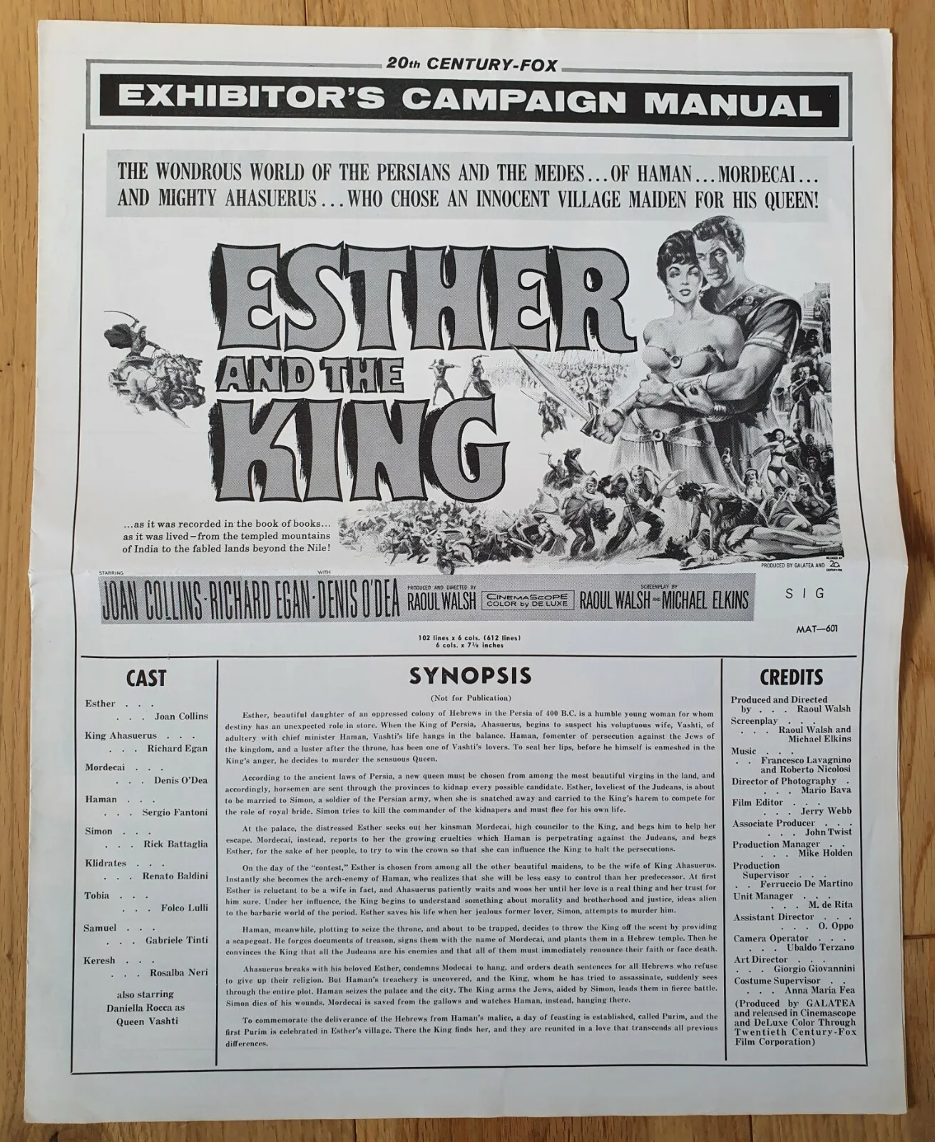 ESTHER & THE KING - 3 VINTAGE 1960 JOAN COLLINS PRESSBOOKS - US, FRANCE, GERMANY, изображение 2