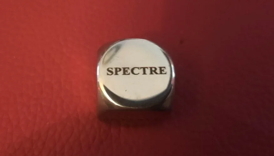 PROP - James Bond - FILM CHOOSING STAINLESS STEEL BOND FILM DICE, изображение 5
