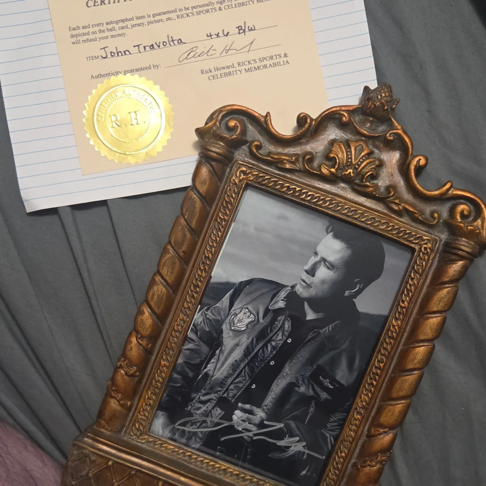 John Travolta — framed, autographed 4x6 photograph of actor John Travolta, With CofA, изображение 3