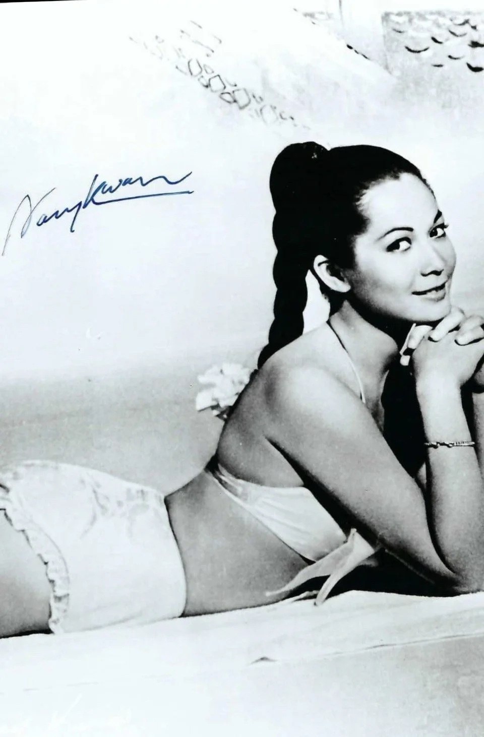 Nancy Kwan — Nancy Kwan Signed Autographed Photo Flower Drum Song World Of Suzie Wong, изображение 2