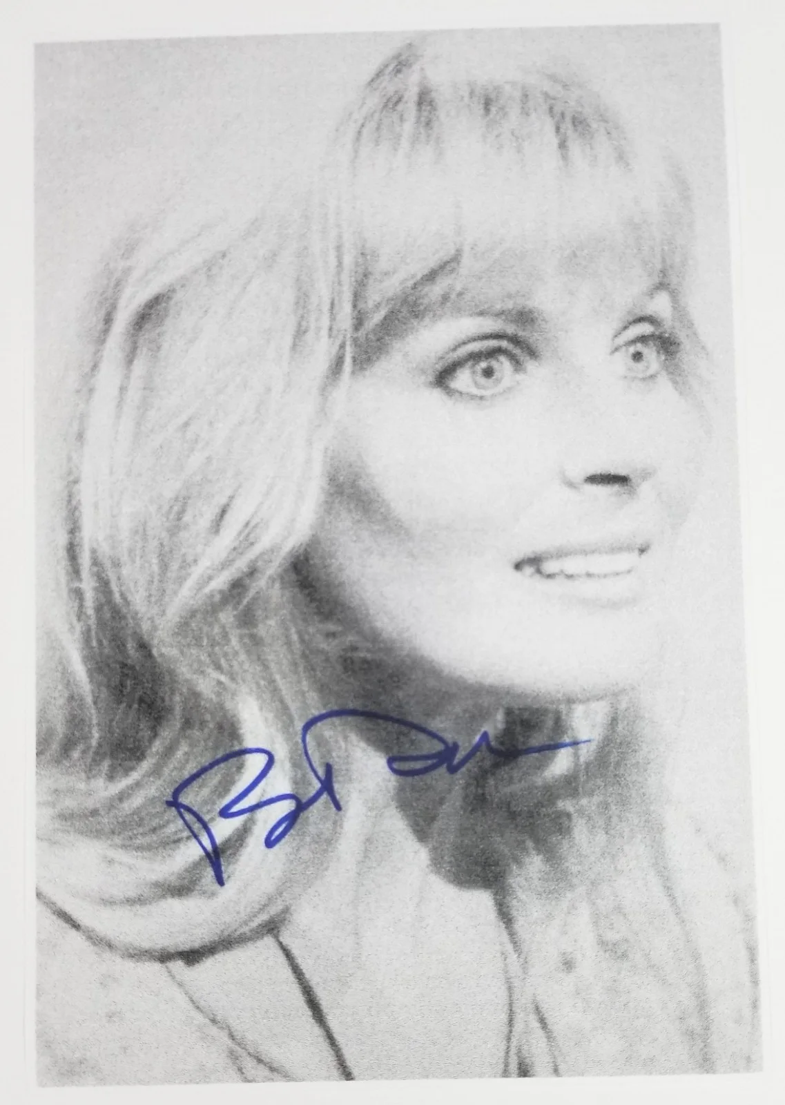 Bo Derek — Bo Derek REAL hand SIGNED 6.25x9" Paper Photo COA Autographed Actress 10