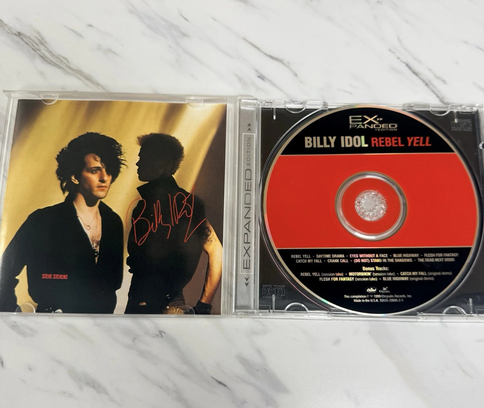 Billy Idol Rebel Yell Expanded Edition Signed CD with Booklet/Insert, image 3