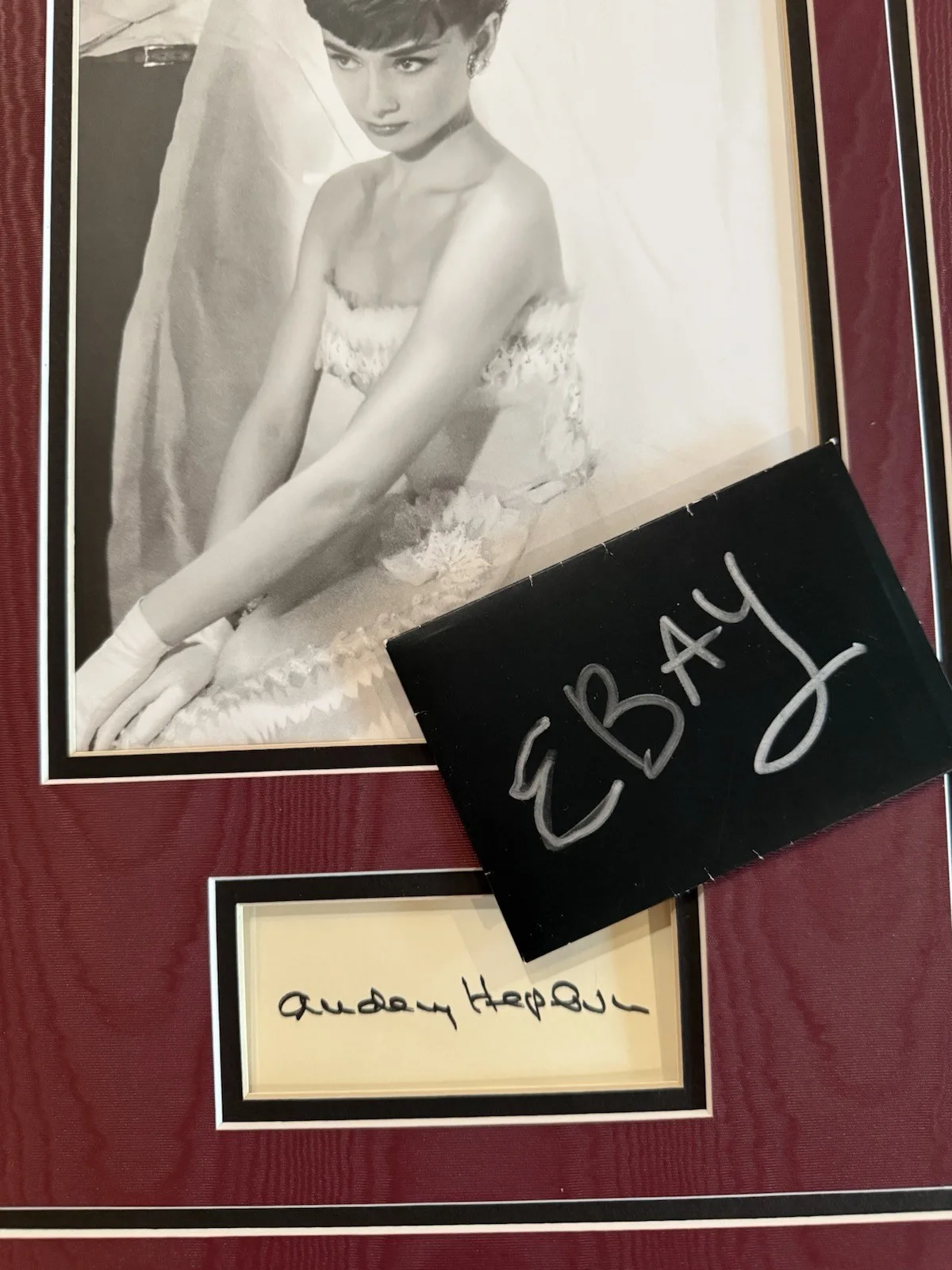 Audrey Hepburn SIGNED AUTOGRAPH With PHOTO COA BAS Beckett, image 3