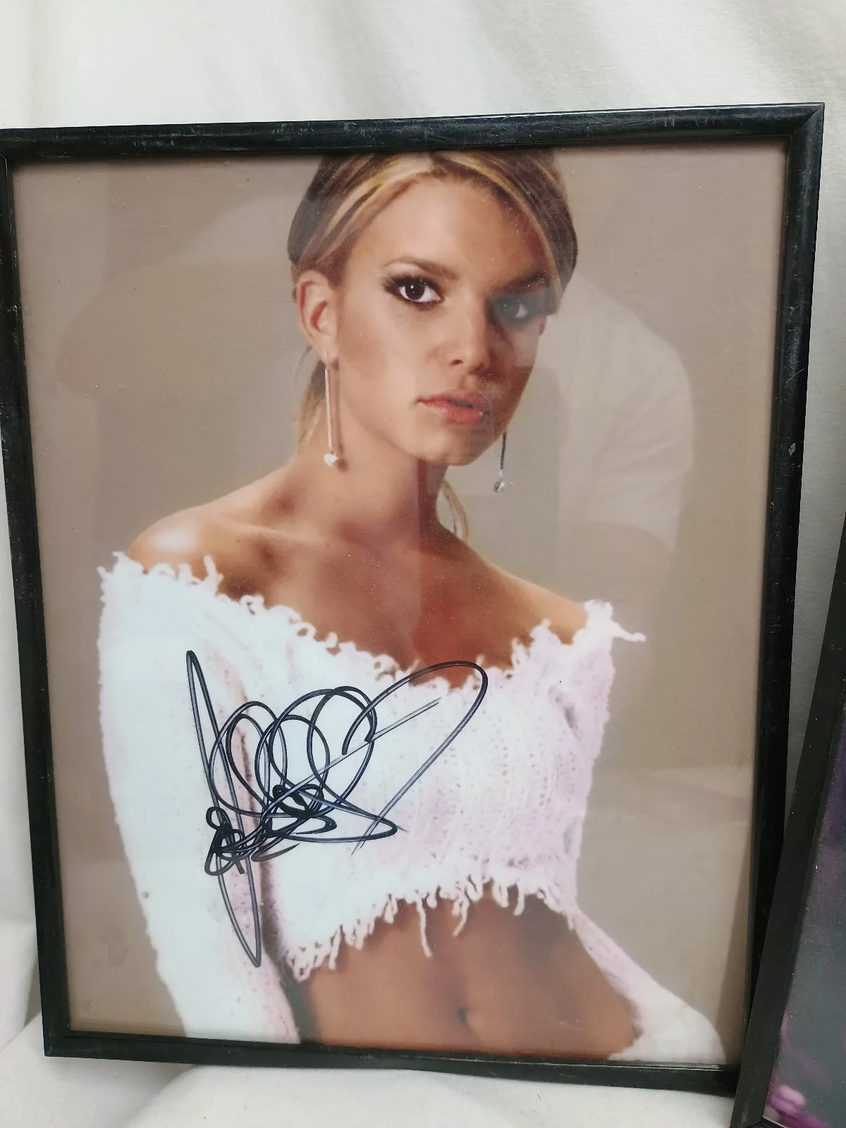 JESSICA SIMPSON AUTOGRAPHED 8X10 LOT OF 2, image 2