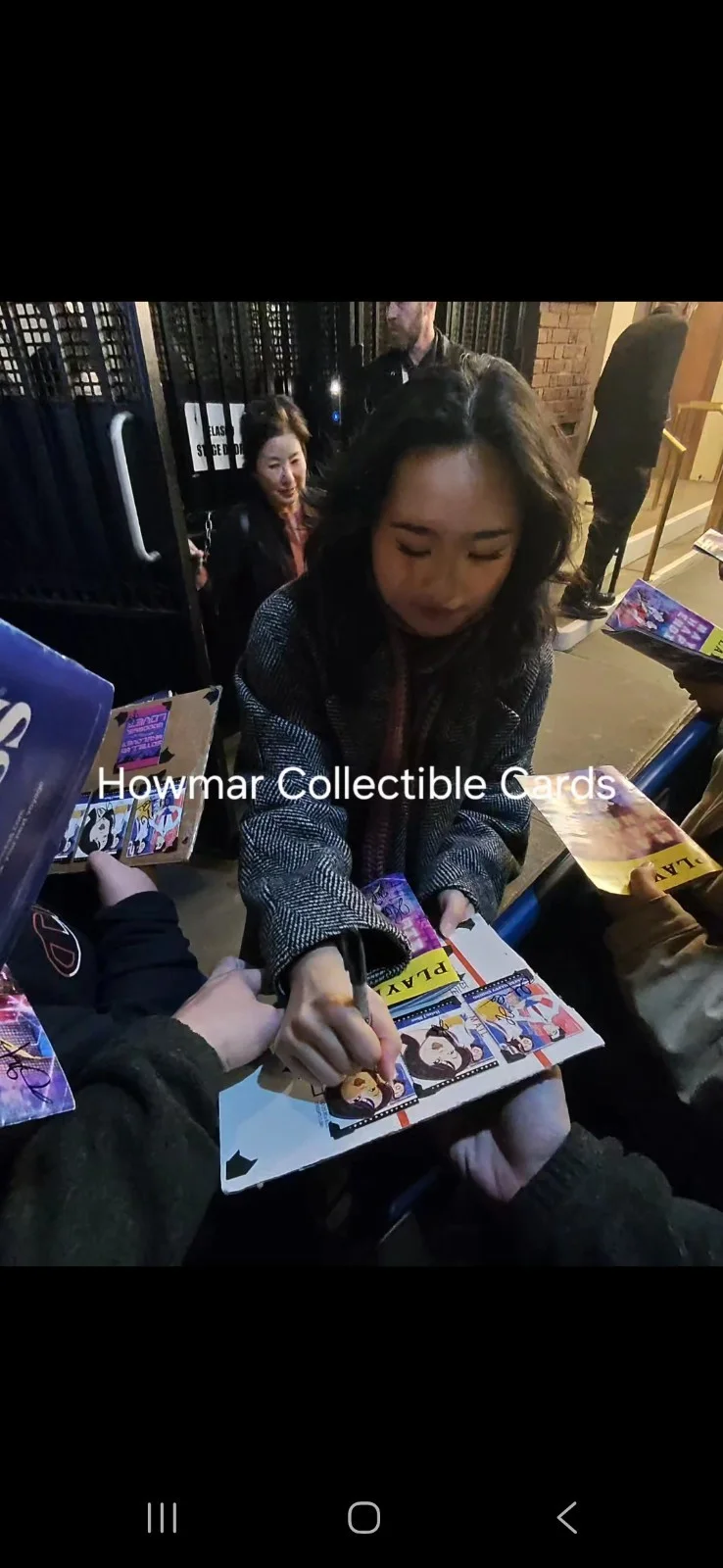 Helen J Shen — Helen J Shen Signed Lights Of Broadway Card, изображение 3