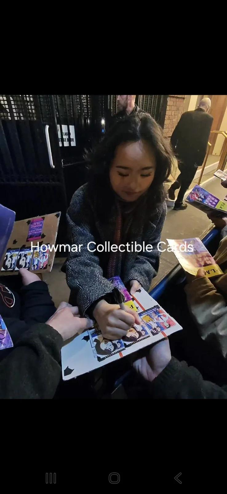 Helen J Shen — Helen J Shen Signed Lights Of Broadway Card, изображение 4