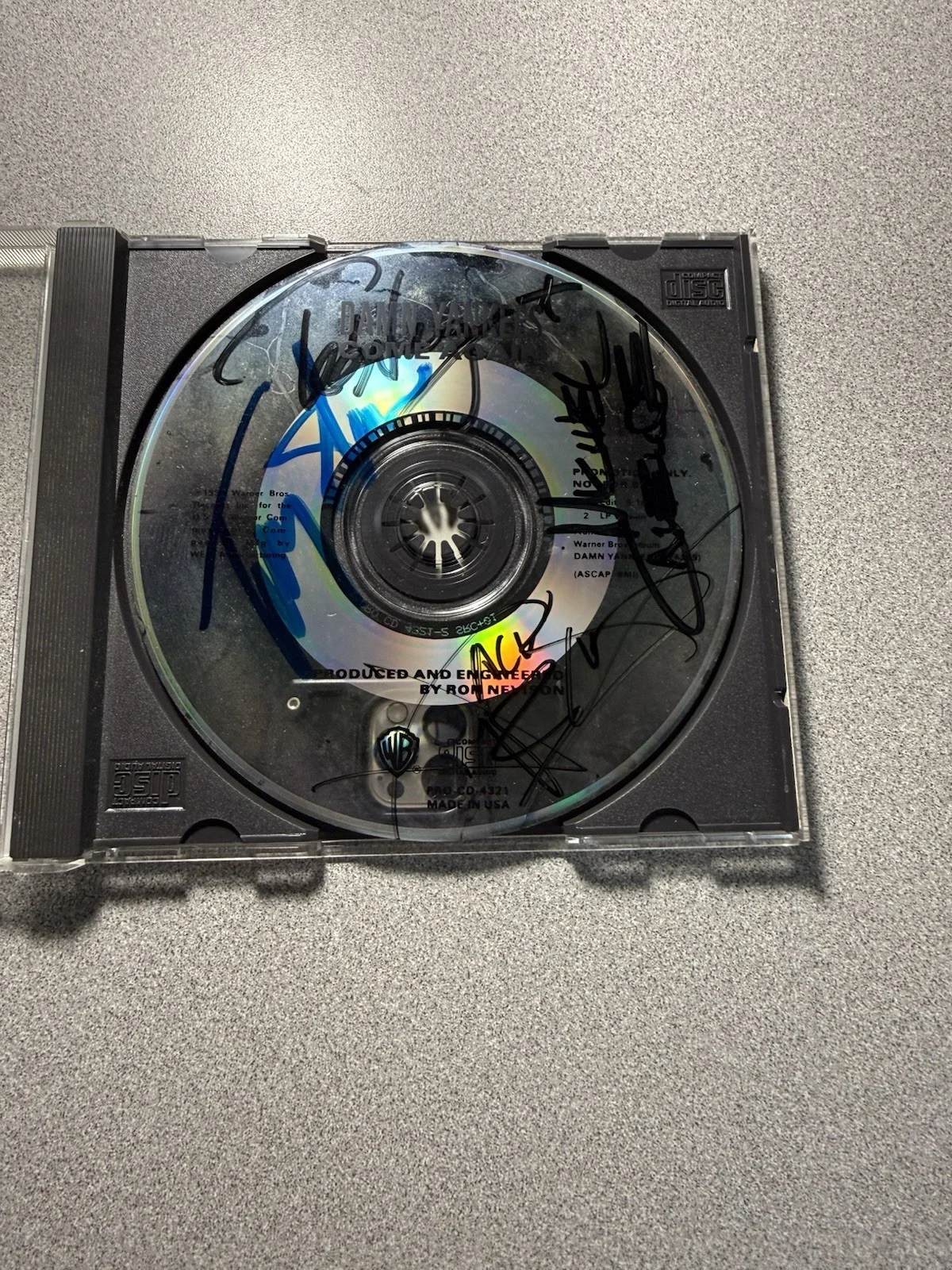 Damn Yankees CD Signed By Ted Nugent Tommy Shaw Jack Blades Michael Cartellone, изображение 2