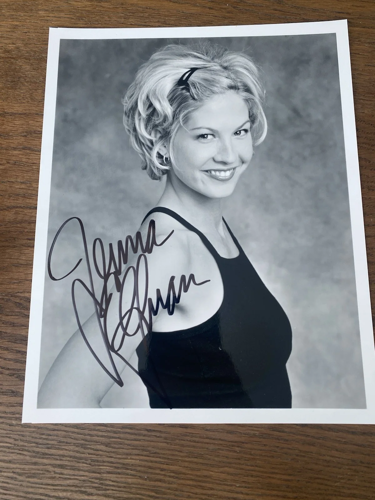 Jenna Elfman — Jenna Elfman Signed Photo Actress "Dharma & Greg" 8x10