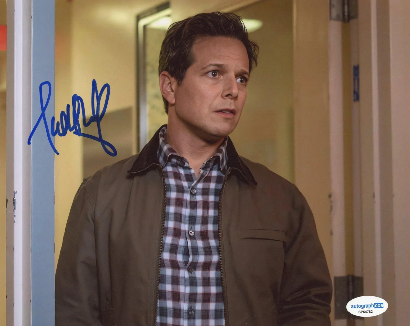 Scott Wolf — Scott Wolf "Nancy Drew" AUTOGRAPH Signed 'Carson Drew' 8x10 Photo ACOA, image 2