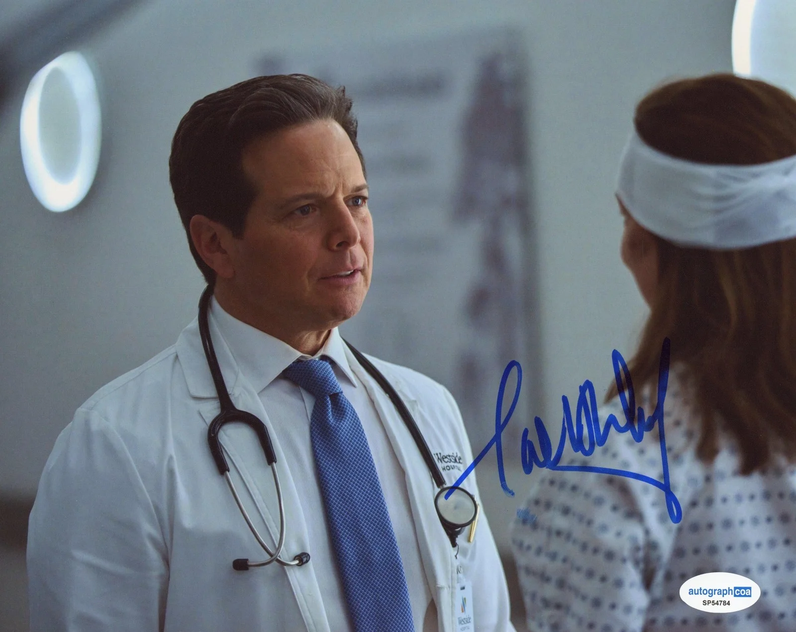 Scott Wolf — Scott Wolf "Doc" AUTOGRAPH Signed 'Dr. Richard Miller' 8x10 Photo E ACOA, image 2