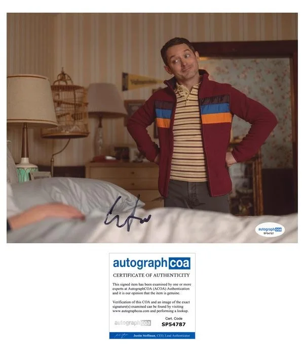 Elijah Wood — Elijah Wood "Yellowjackets" AUTOGRAPH Signed 'Walter' 8x10 Photo ACOA