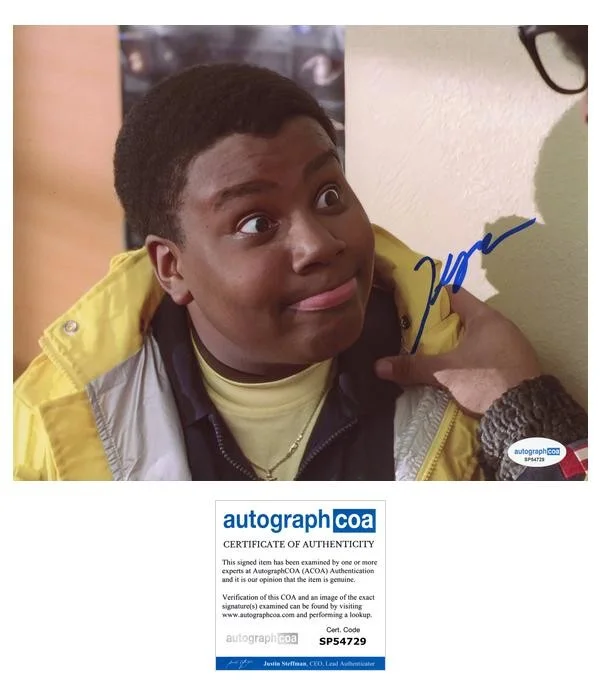 Kenan Thompson — Kenan Thompson "Good Burger" AUTOGRAPH Signed 'Dexter Reed' 8x10 Photo H ACOA