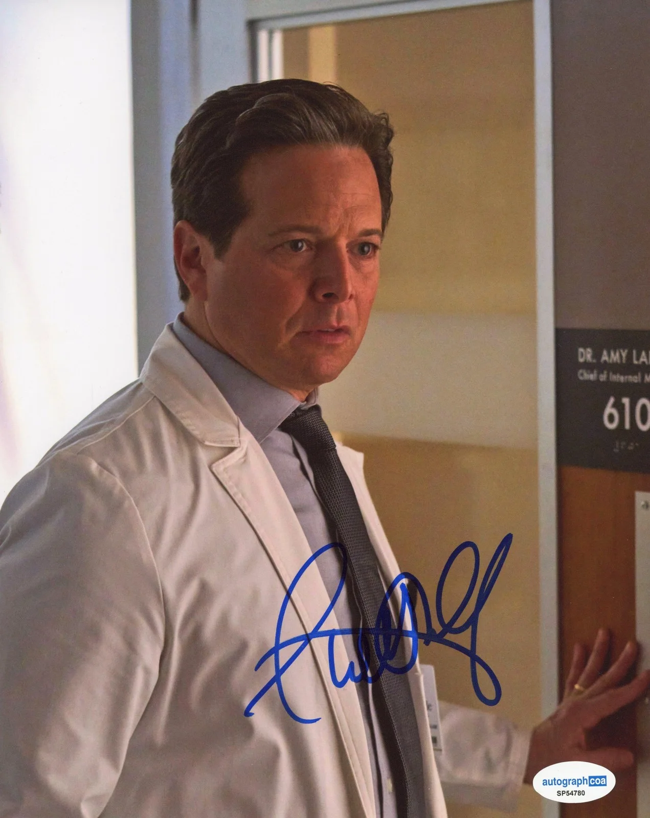 Scott Wolf — Scott Wolf "Doc" AUTOGRAPH Signed 'Dr. Richard Miller' 8x10 Photo D ACOA, image 2