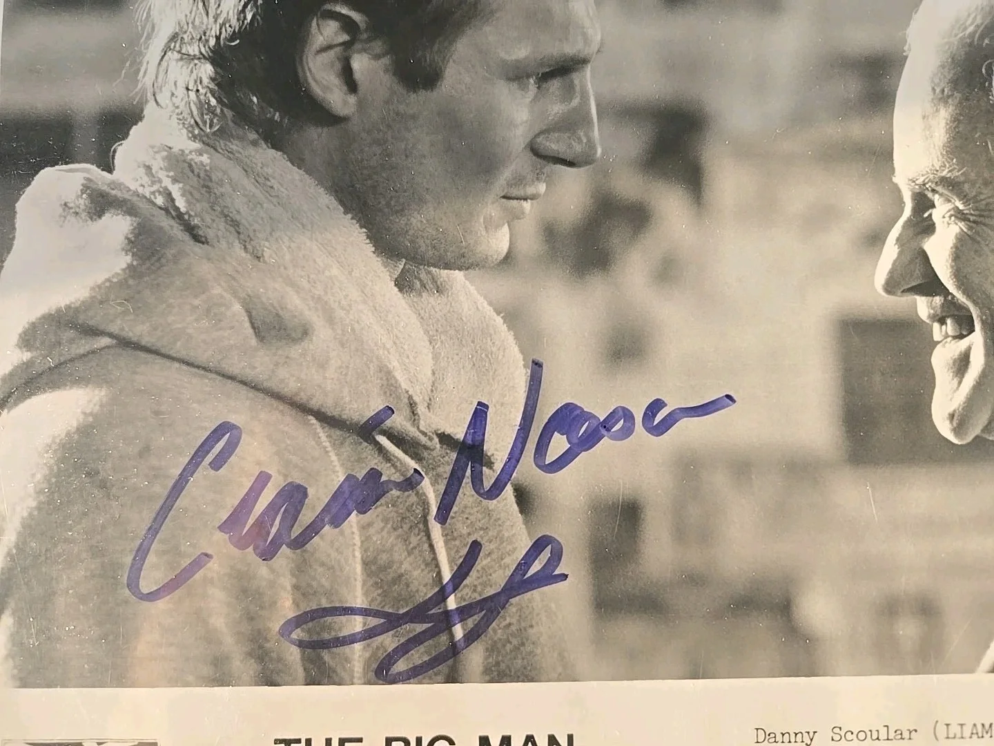 Llam Neeson - Ian Bannen ' Film-Stage-TV ' Signed 8x10 Photo, изображение 2