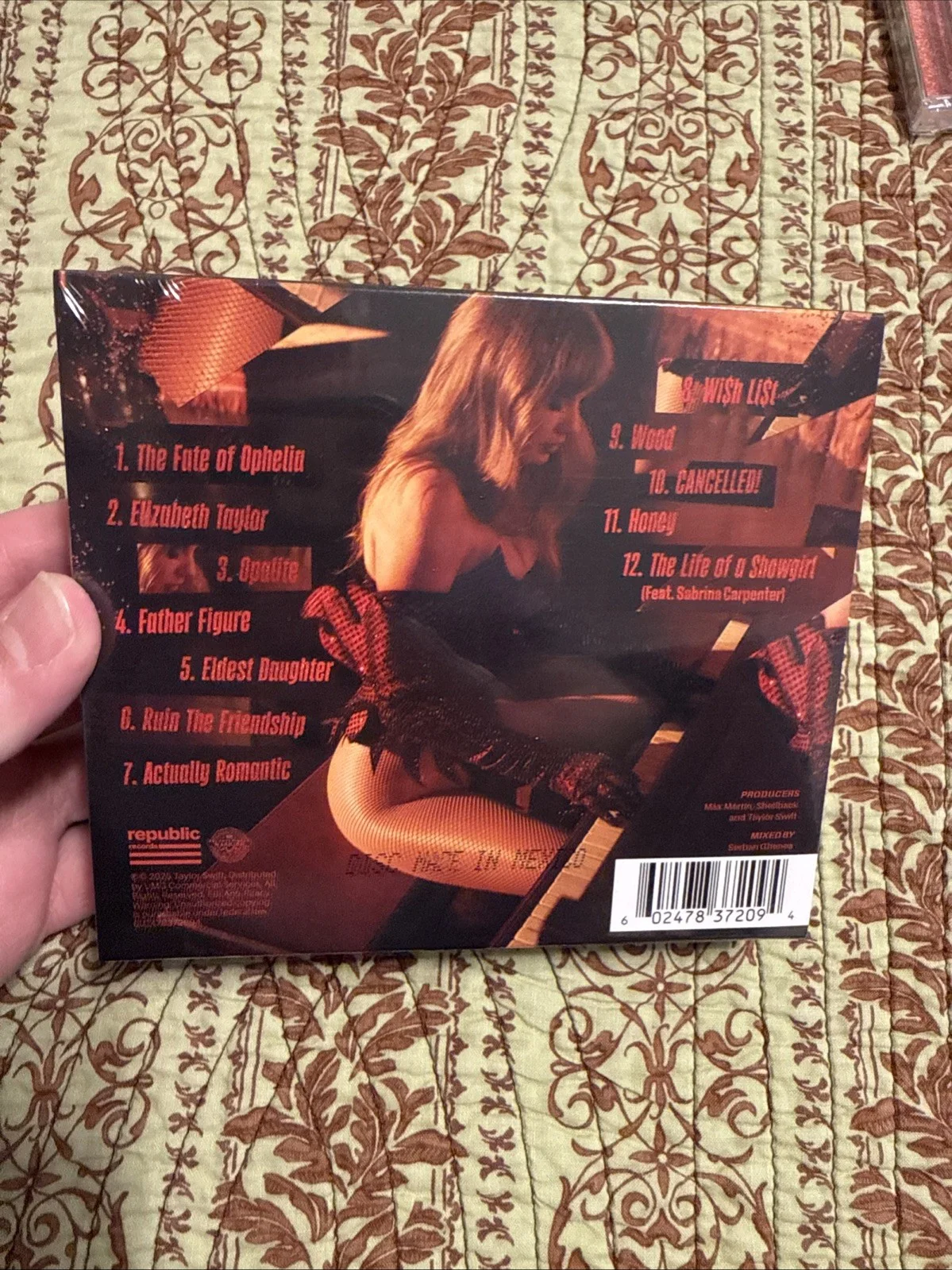 Taylor Swift THE LIFE OF A SHOWGIRL IT'S FRIGHTENING Deluxe CD & Charm Sealed, изображение 2