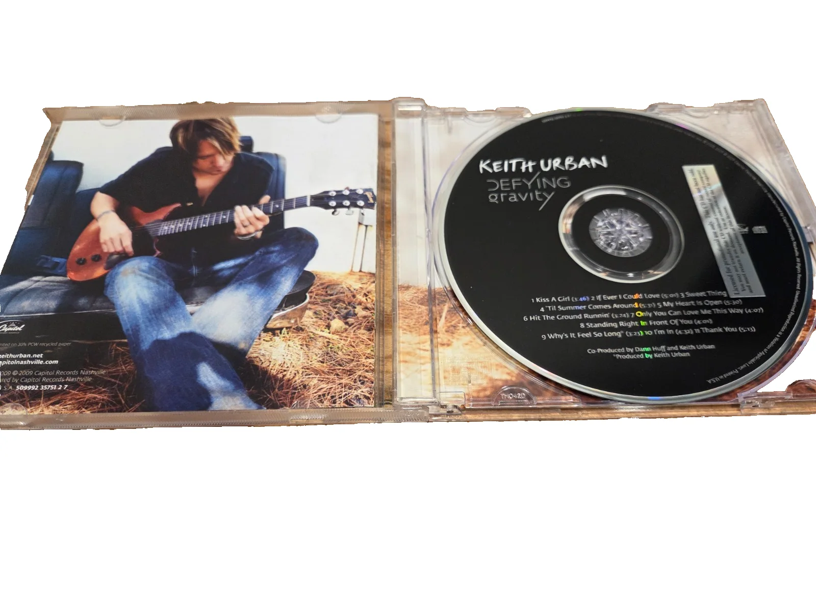 Keith Urban Defying Gravity signed cd, изображение 3