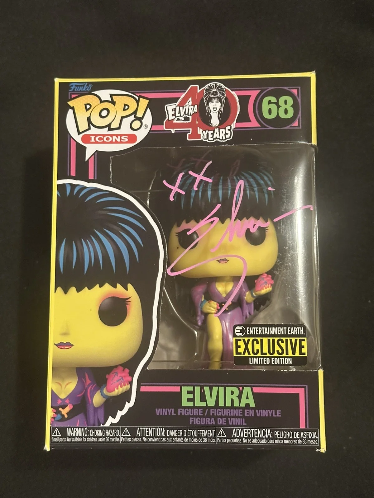 Cassandra Peterson — Cassandra Peterson Autograph Signed Elvira Funko Pop JSA COA, изображение 2