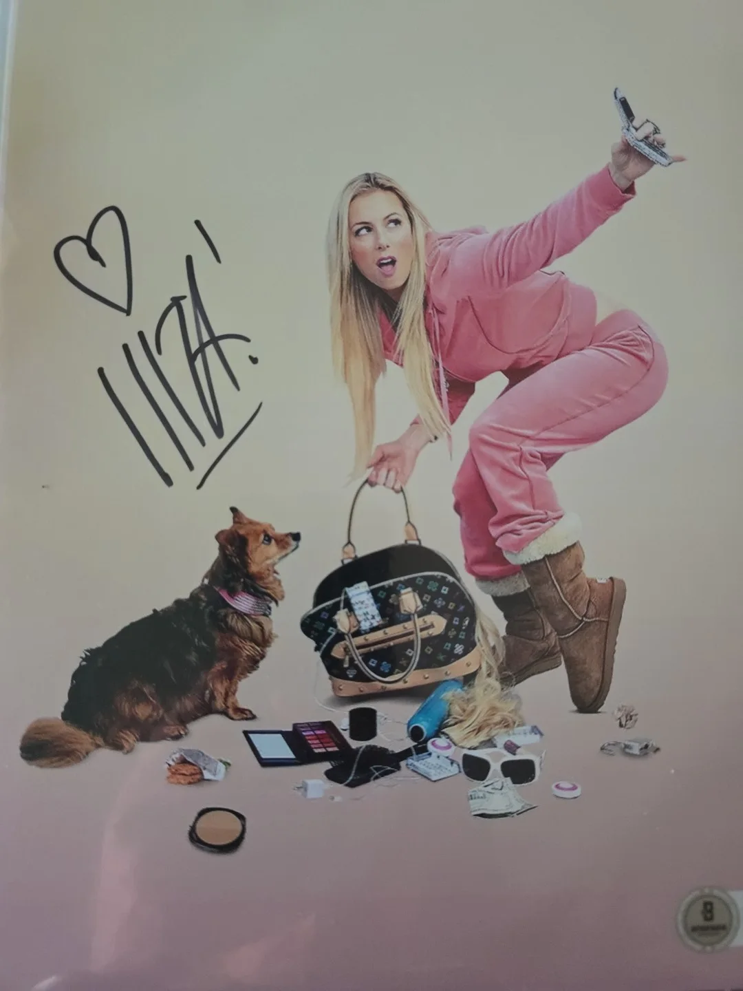 Iliza Shlesinger — Iliza Shlesinger 8x10 Autographed Photo Beckett COA
