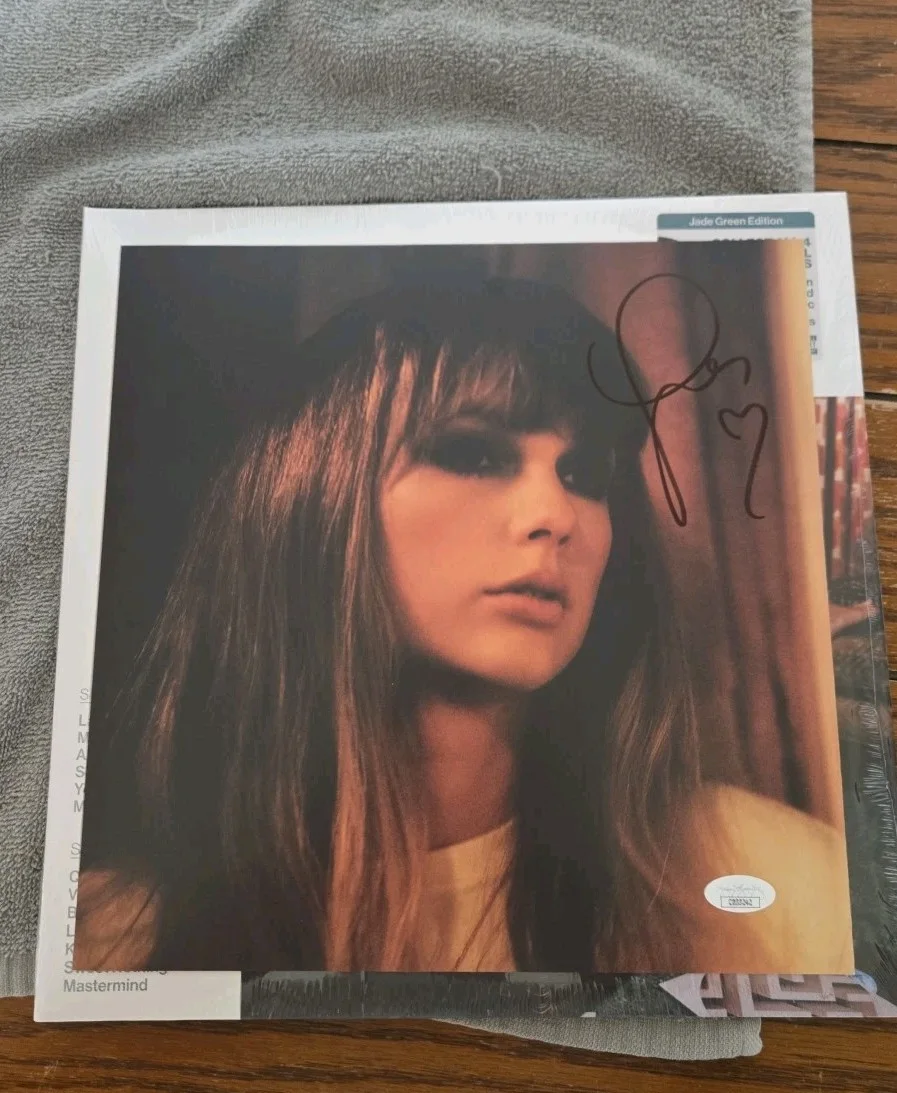Signed Taylor Swift Midnights Vinyl Jade Green with A Heart! Autographed New, изображение 2
