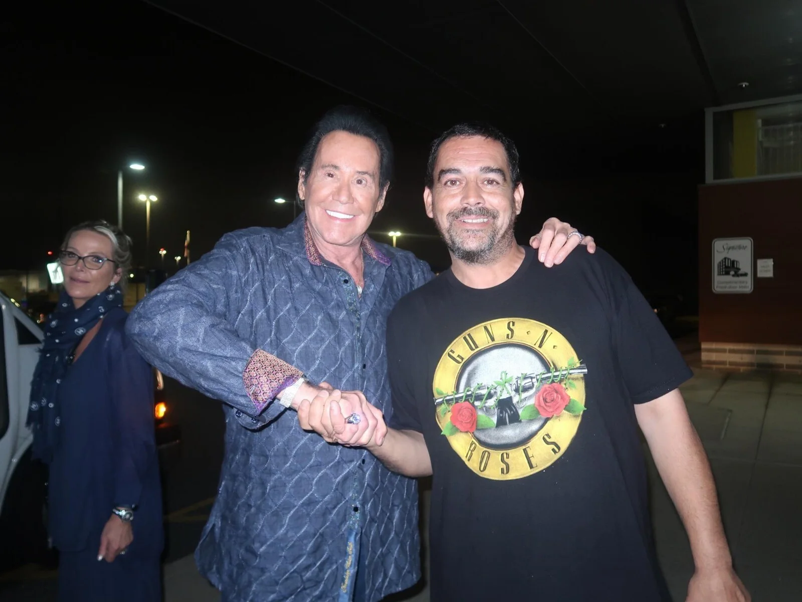 WAYNE NEWTON MR LAS VEGAS SIGNED AUTOGRAPHED FORD FAIRLANE 8X10 PHOTO PROOF RARE, изображение 3