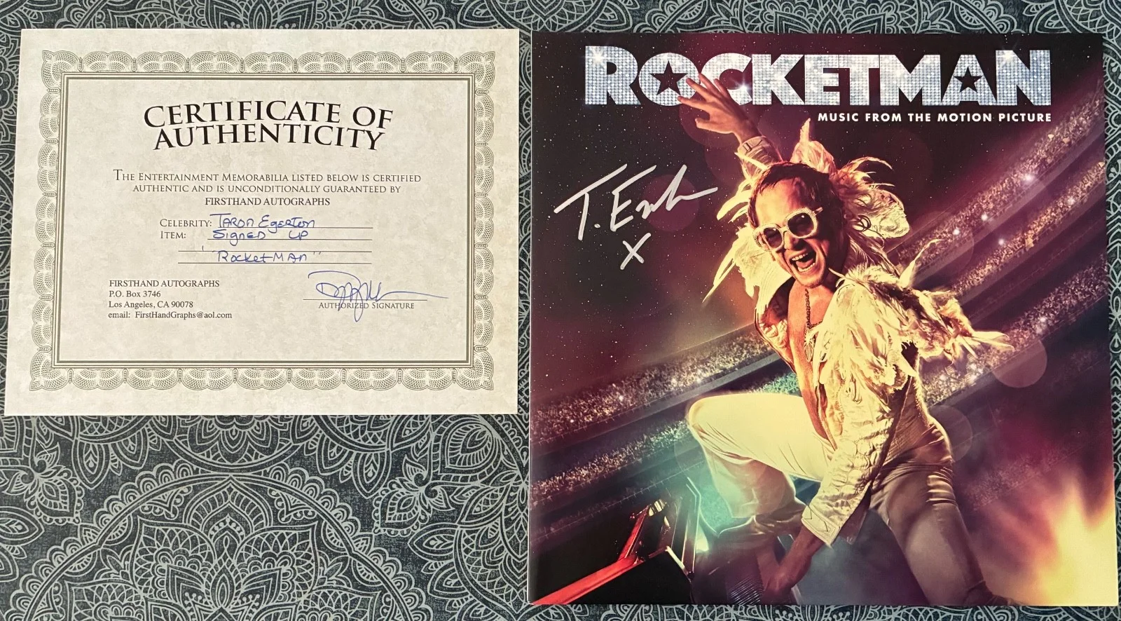 Tarpon Egerton — Taron Egerton Signed Rocketman Vinyl LP Album Soundtrack with COA Elton Joh, изображение 2