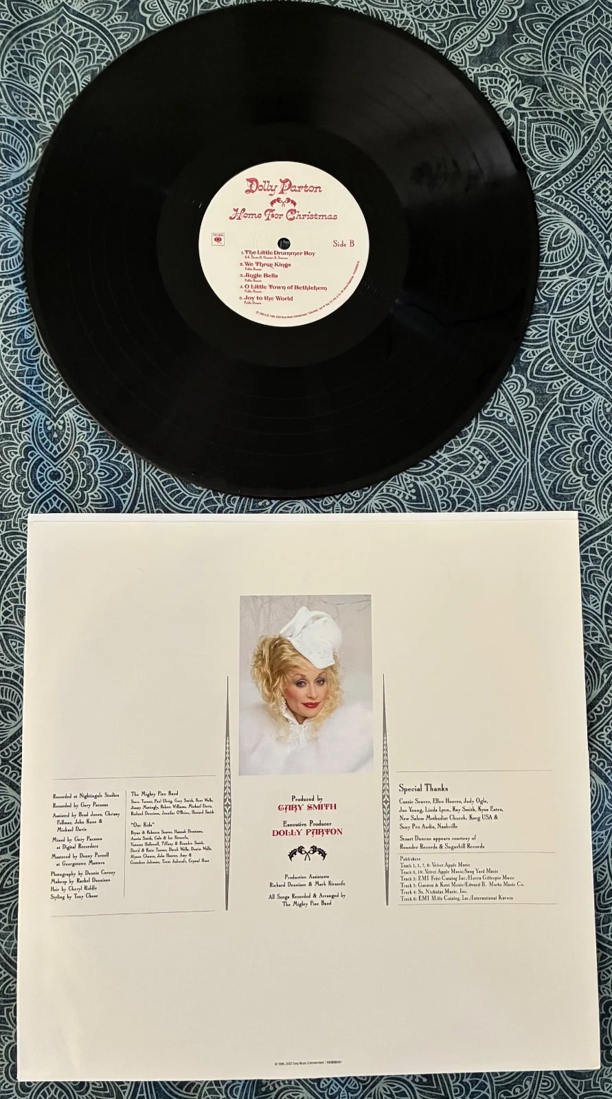 DOLLY PARTON Signed HOME FOR CHRISTMAS Vinyl LP Autographed Album Cover Columbia, изображение 4