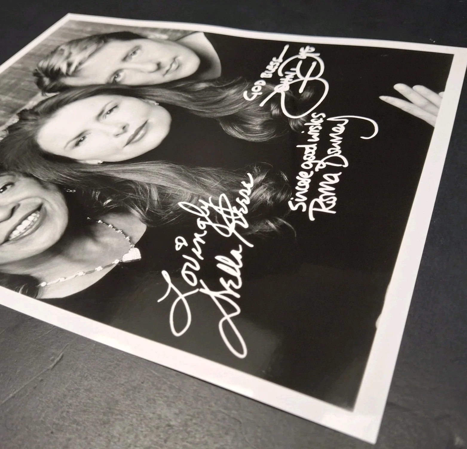 Della Reese — AUTOGRAPHED ROMA DOWNEY,JOHN DYE, DELLA REESE, TOUCHED BY AN ANGEL PHOTO 10x8", изображение 3