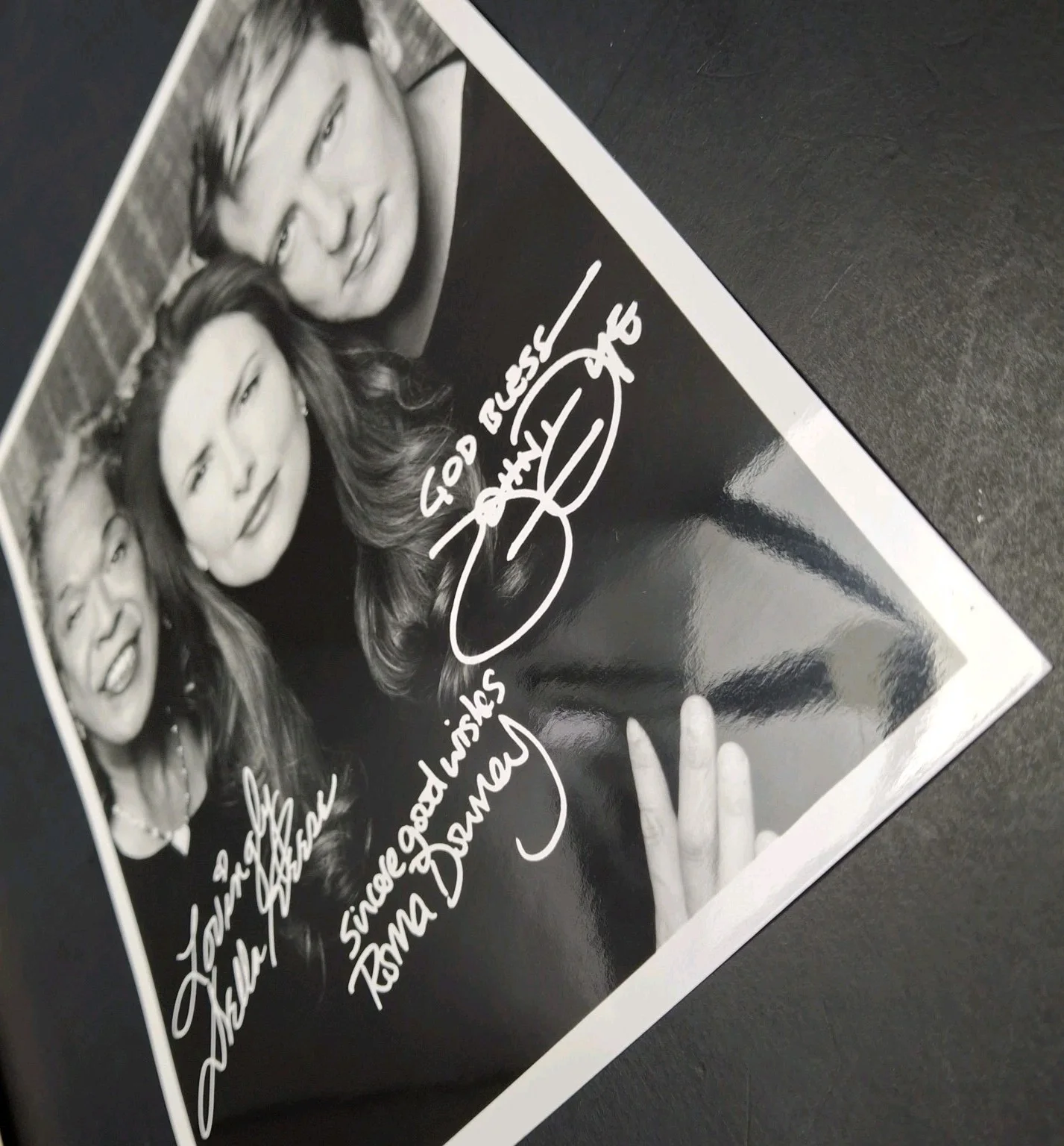 Della Reese — AUTOGRAPHED ROMA DOWNEY,JOHN DYE, DELLA REESE, TOUCHED BY AN ANGEL PHOTO 10x8", изображение 4