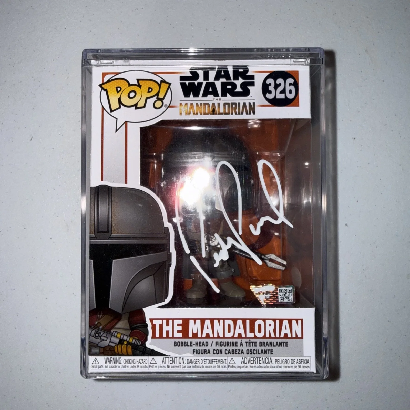 Pedro Pascal — Pedro Pascal Signed Funko Pop #326 The Mandalorian (Star Wars) - Beckett COA