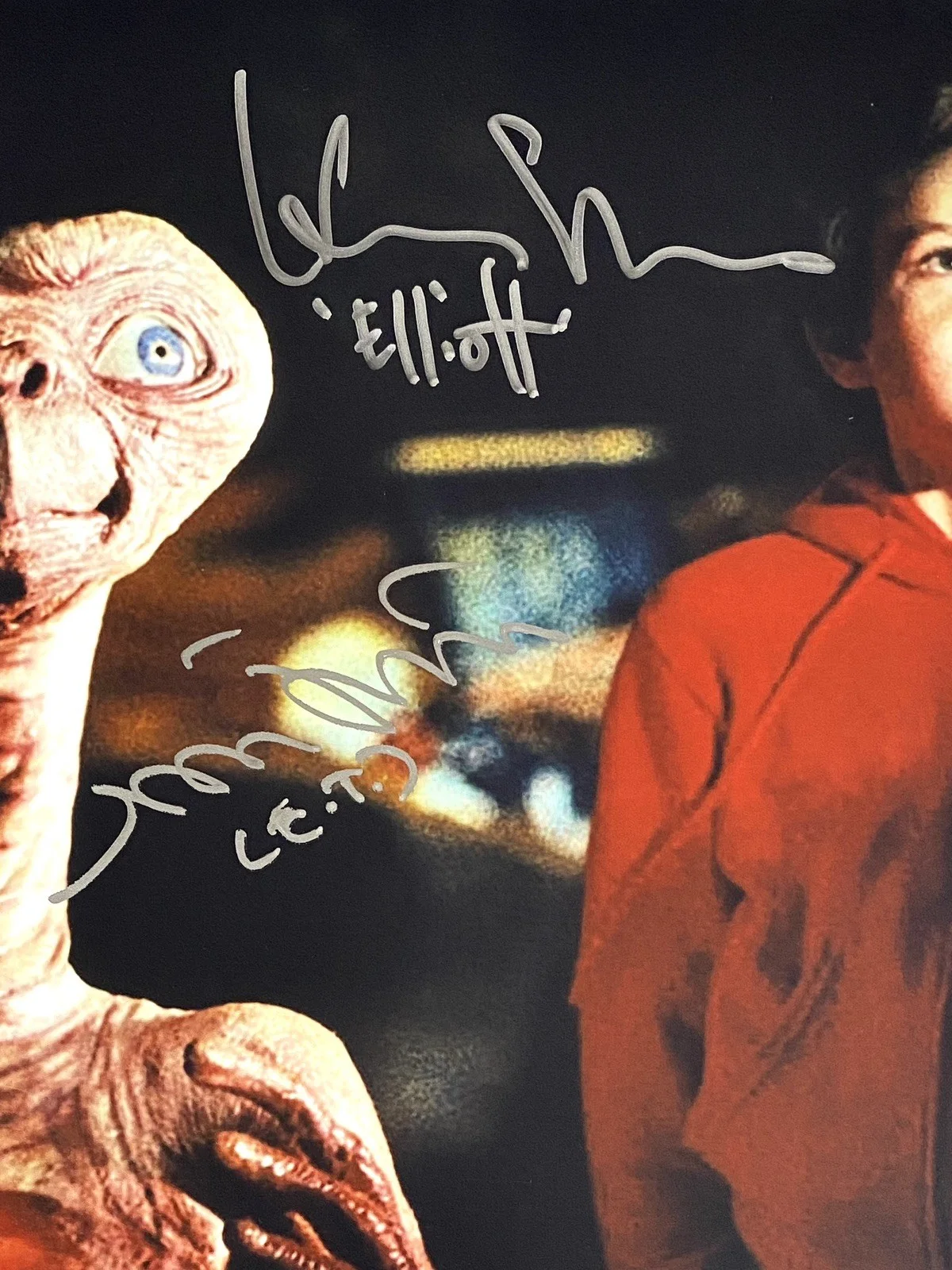 Henry Thomas & Matthew DeMeritt Signed 11” x 14” E.T. Photo – Beckett COA, изображение 2