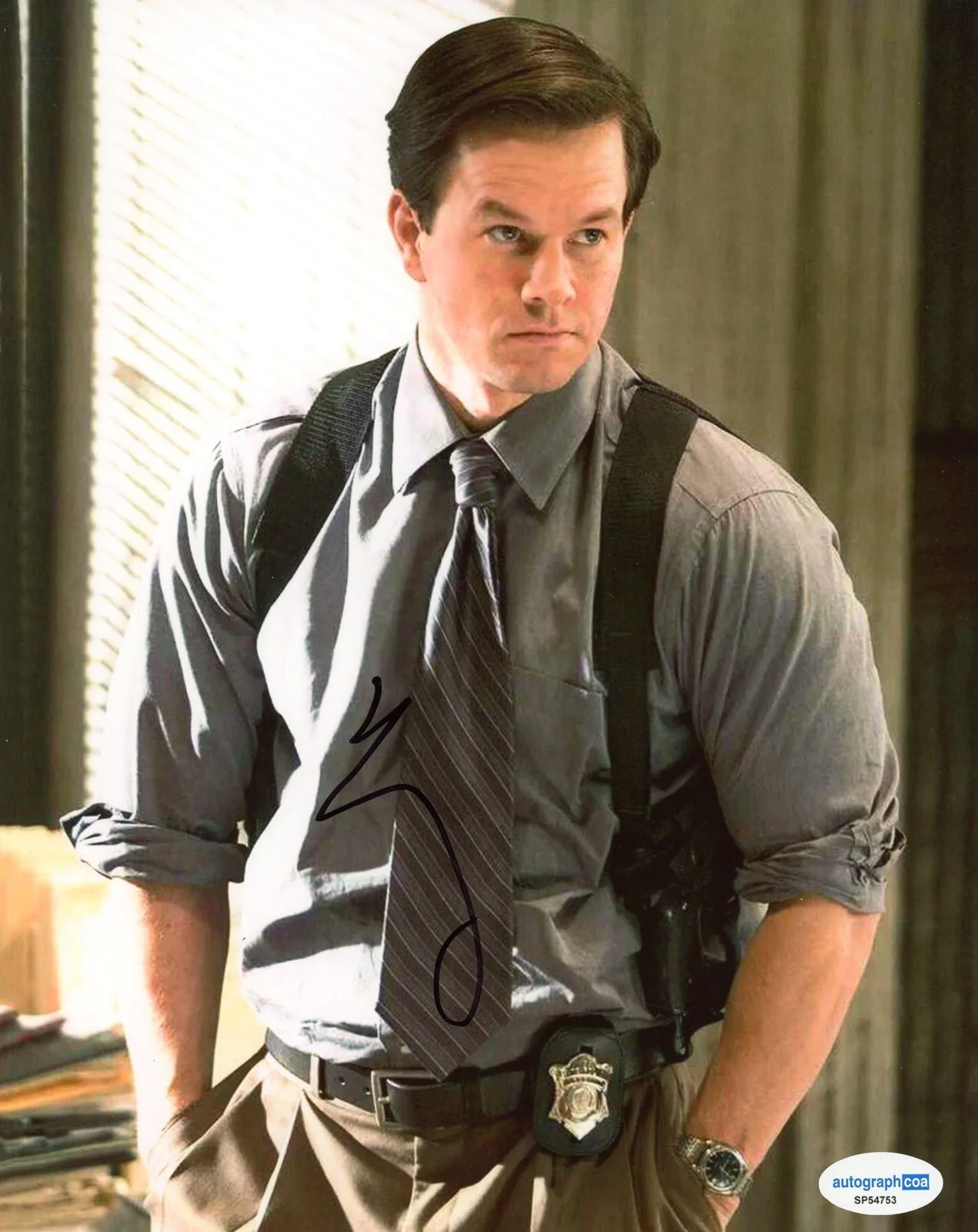 Mark Wahlberg — Mark Wahlberg "The Departed" AUTOGRAPH Signed 'Dignam' 8x10 Photo ACOA, image 2