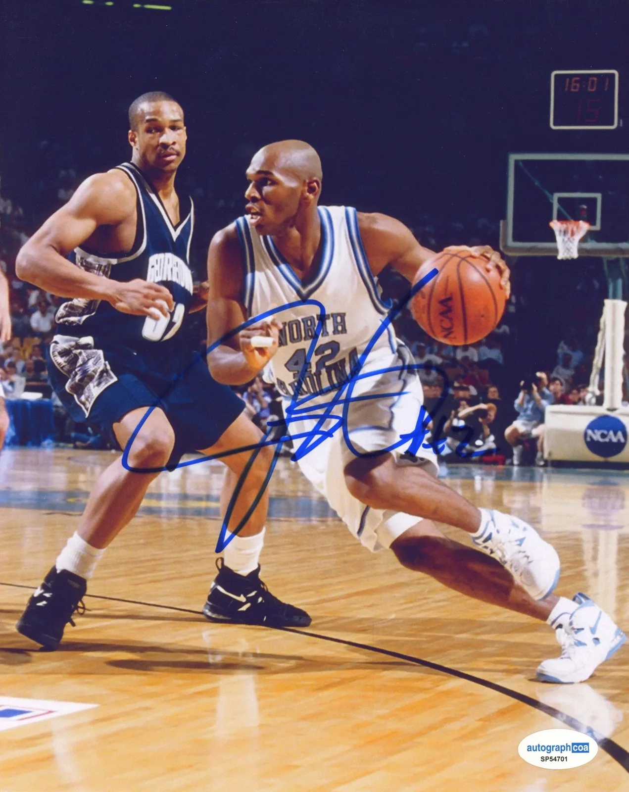 Jerry Stackhouse — Jerry Stackhouse AUTOGRAPH Signed UNC North Carolina Tar Heels 8x10 Photo ACOA, image 2