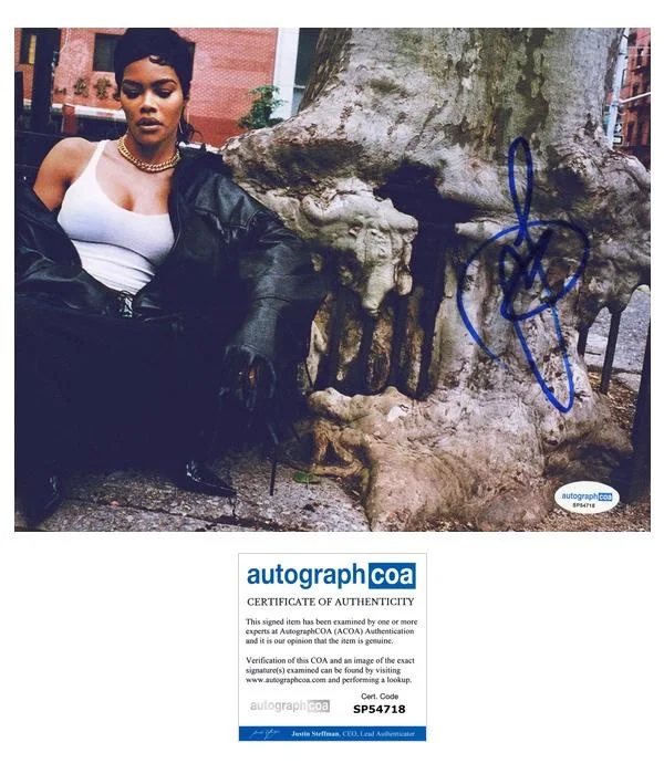 Teyana Taylor — Teyana Taylor "One Battle After Another" AUTOGRAPH Signed 8x10 Photo C ACOA