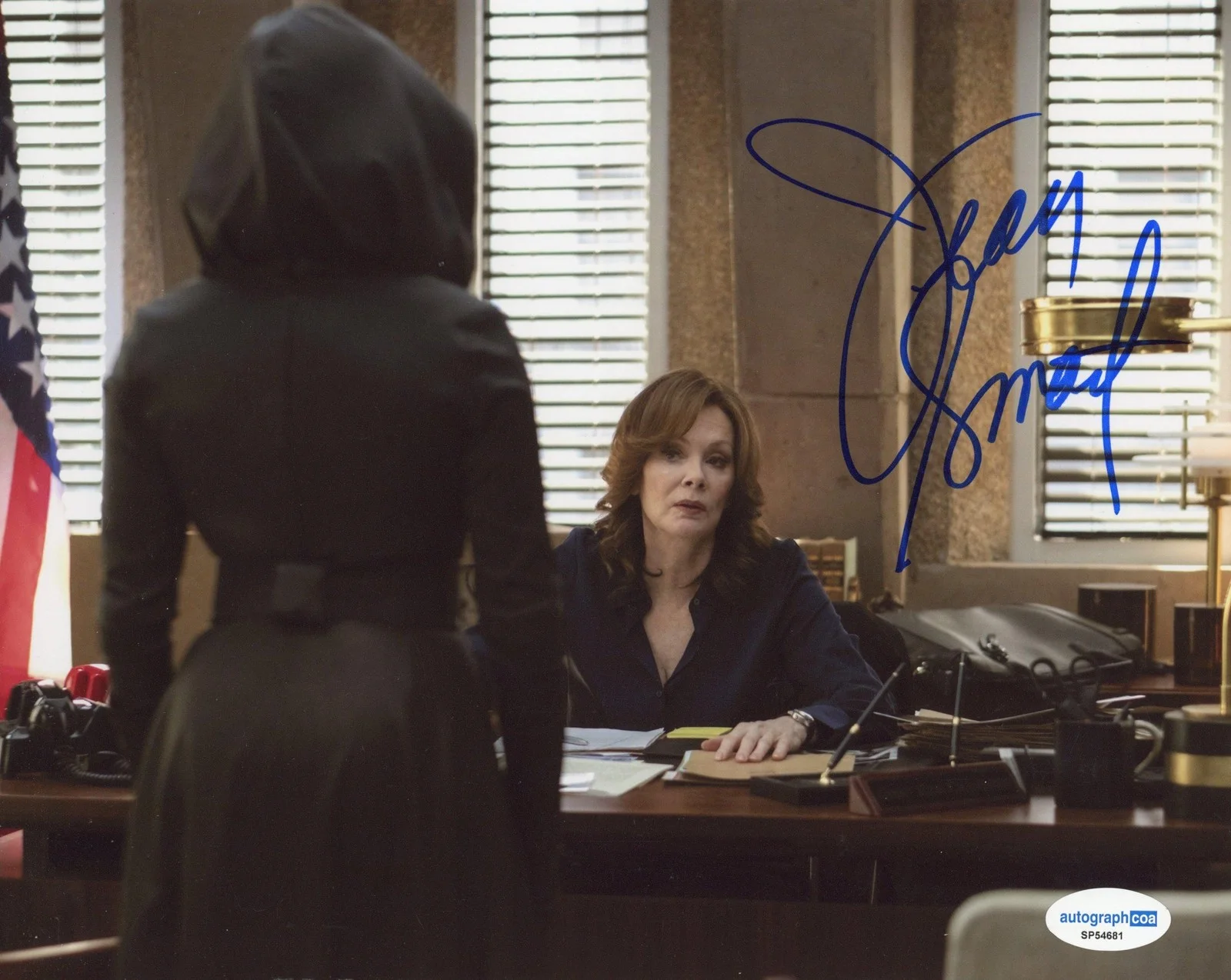 Jean Smart — Jean Smart "Watchmen" AUTOGRAPH Signed 'Laurie Blake' 8x10 Photo ACOA, image 2