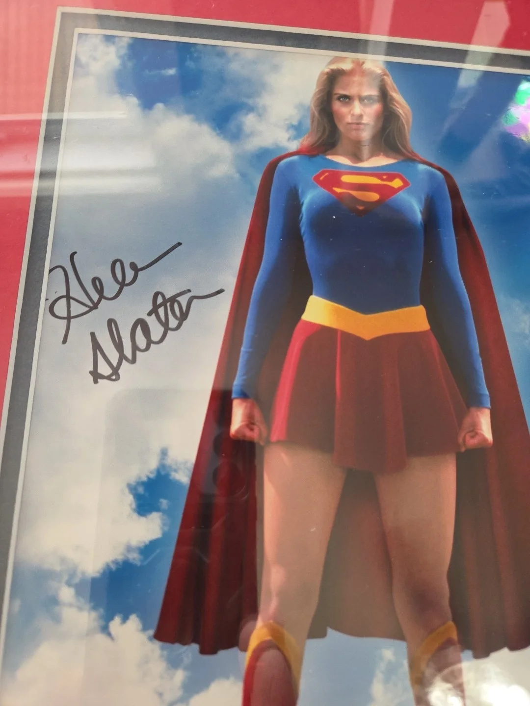 HELEN SLATER — HELEN SLATER as SUPERGIRL SIGNED 8x10 PHOTO. BAS COA. FRAMED & DOUBLE MATTED, изображение 2