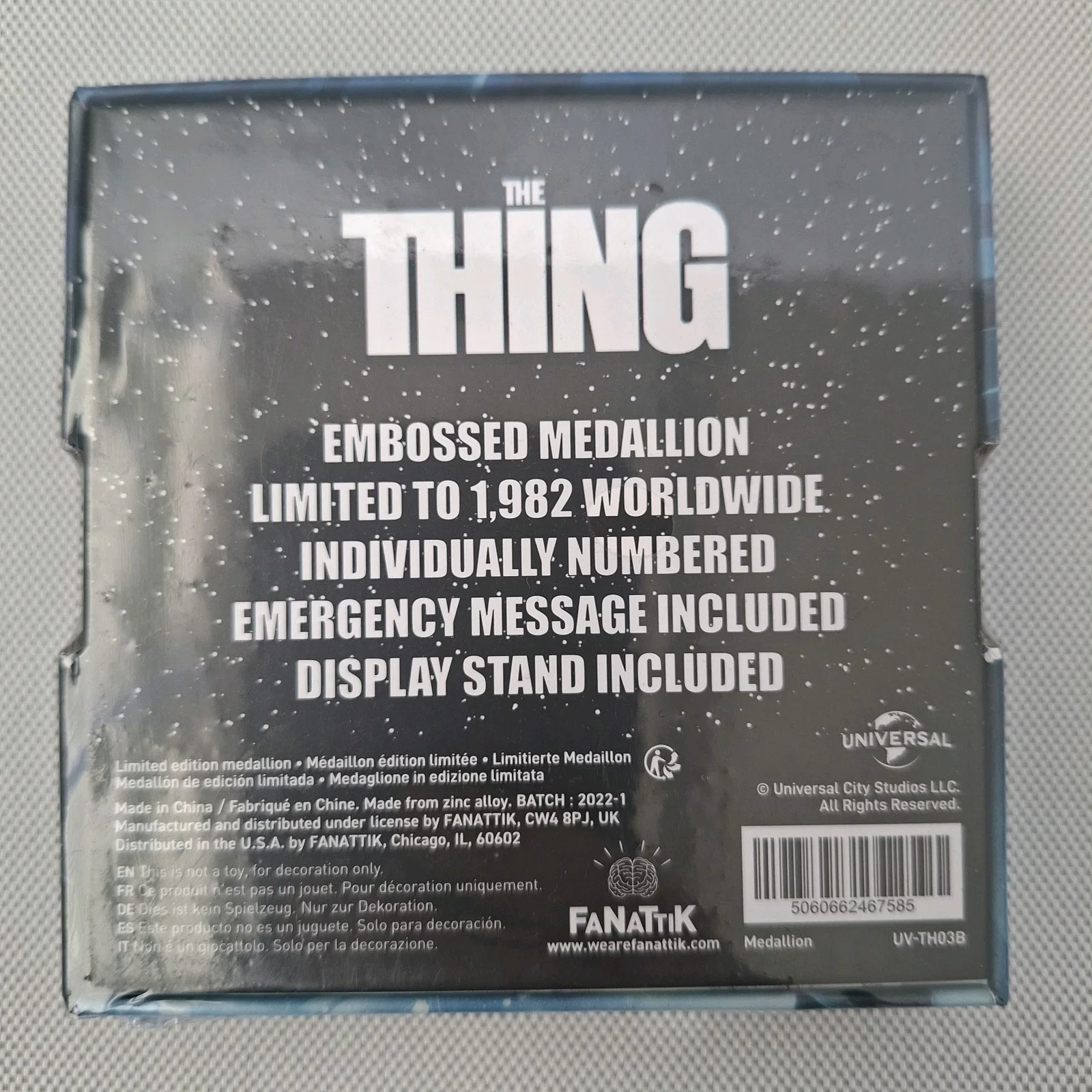 The Thing Outpost 31 Medallion Embossed Metal New and Sealed, изображение 2