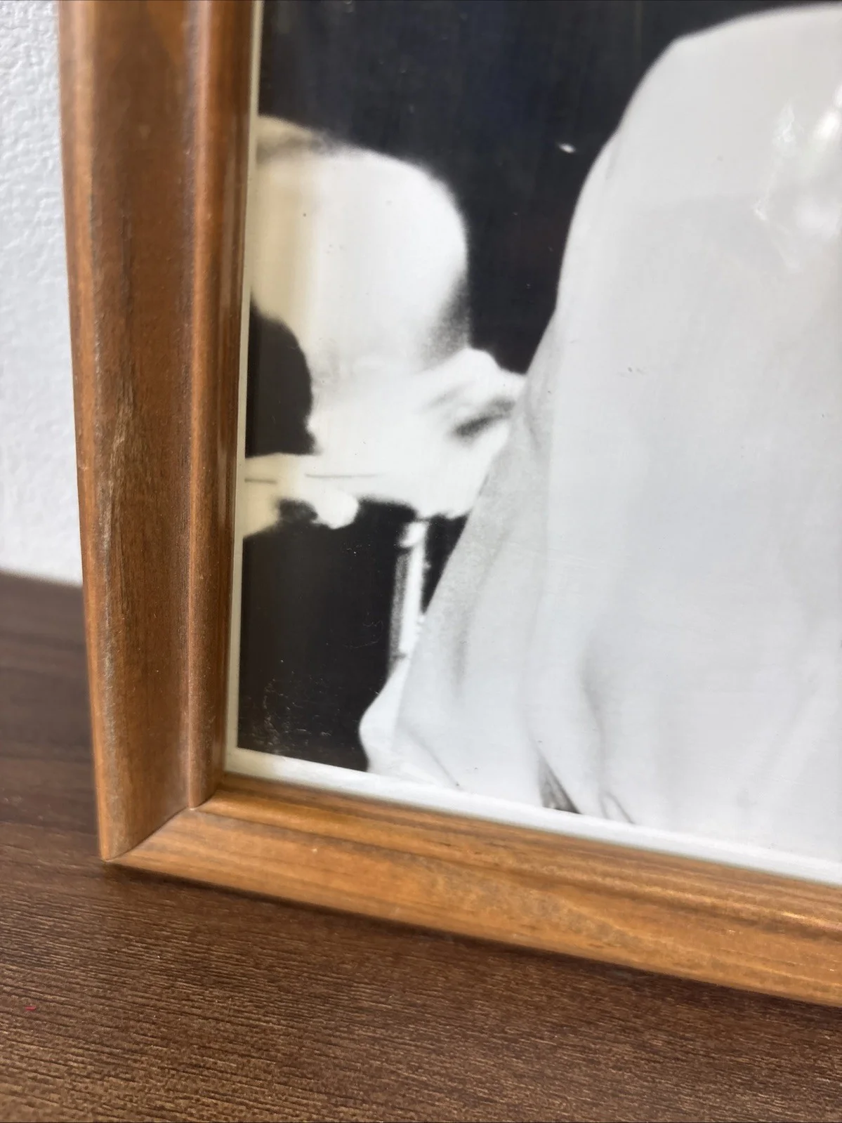 Lauren Bacall — Lauren Bacall Golden Age Actress Autographed 8x10 B&W in Wood Frame, image 4