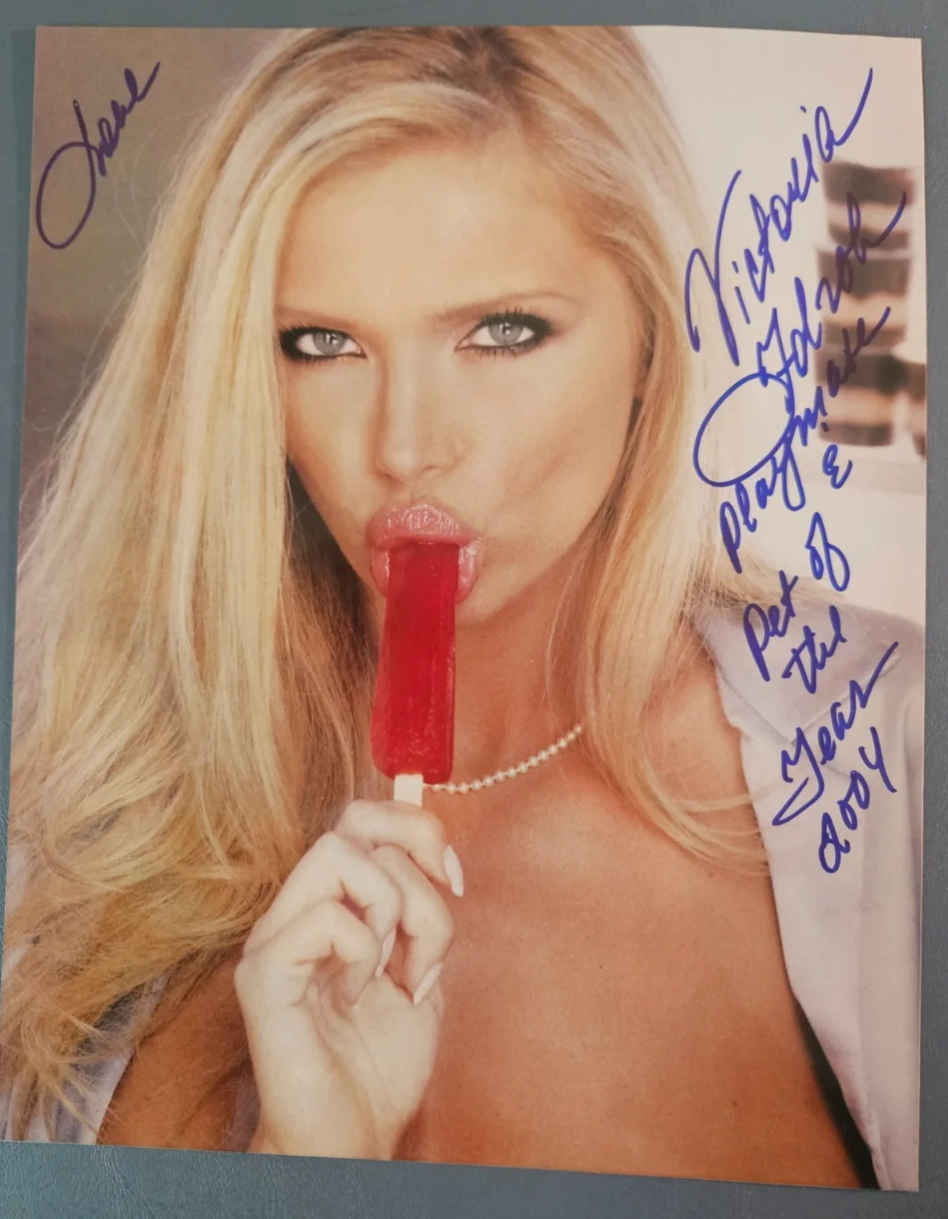 Victoria Zdrok 2004 Penthouse Pet of the Year 2004 Signed Autographed 8x10 Photo, изображение 2