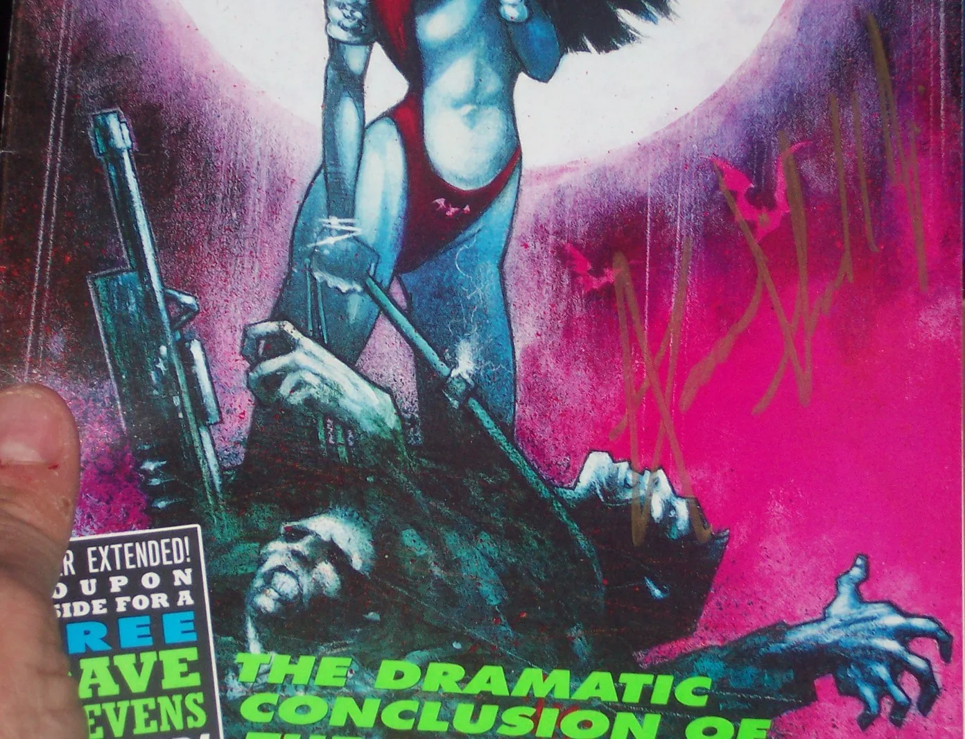 VAMPIRELLA COMIC #4 SIGNED signed autographed LOUIS SMALL JR GREAT CONDITION!, image 4