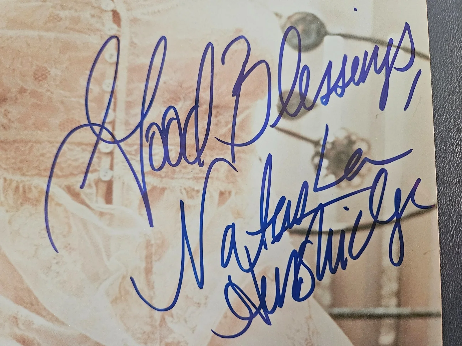 Natasha Henstridge Inscribed Good Blessings Signed Autographed 8x10 Photo, изображение 2