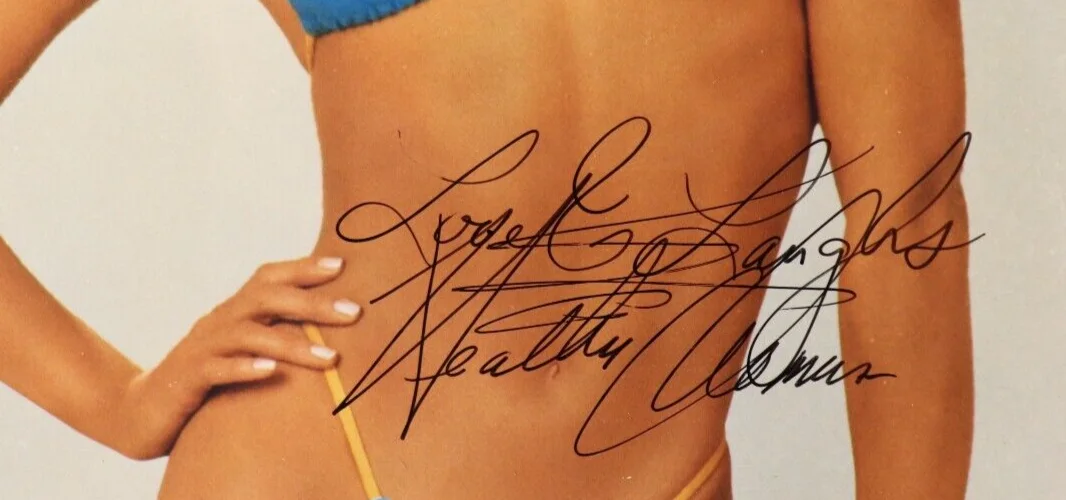 HEATHER THOMAS — AUTOGRAPHED HEATHER THOMAS 8 X 10 COLORED GLOSSY PICTURE IN A BIKINI SIGNED, image 3