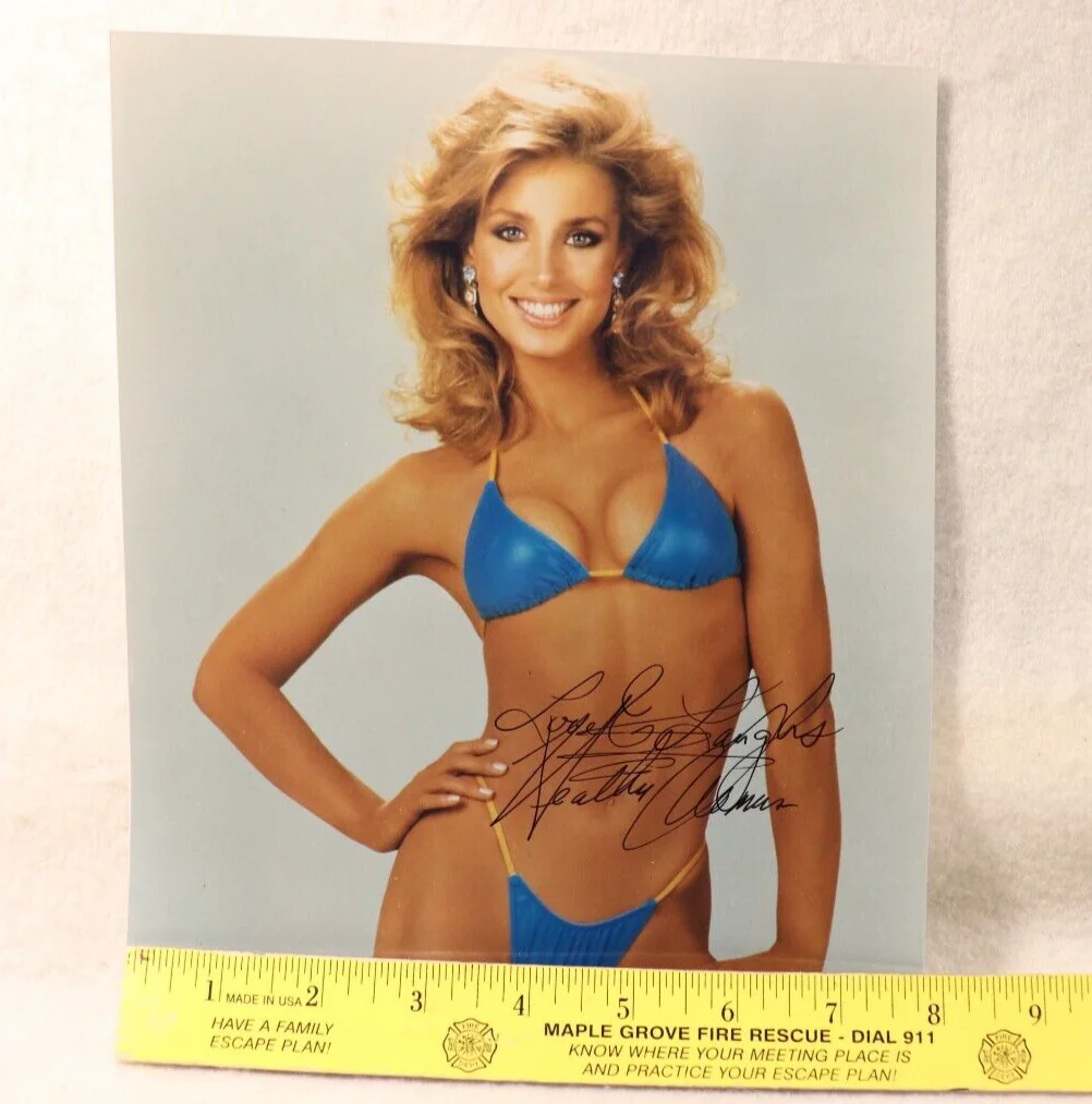 HEATHER THOMAS — AUTOGRAPHED HEATHER THOMAS 8 X 10 COLORED GLOSSY PICTURE IN A BIKINI SIGNED, image 4