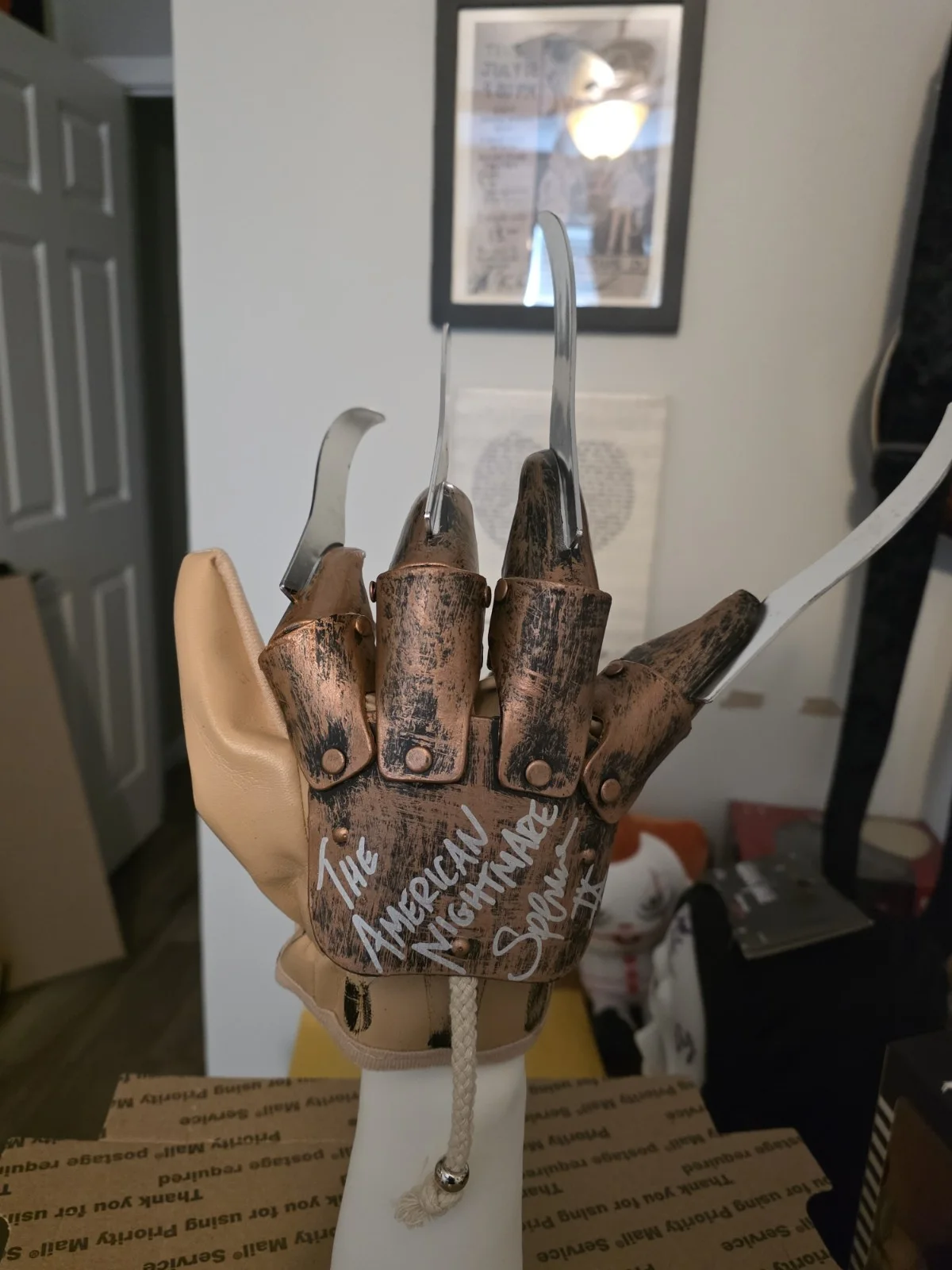 Freddy Krueger deluxe replica glove signed by Spencer Charnas Of Ice Nine Kills, изображение 2