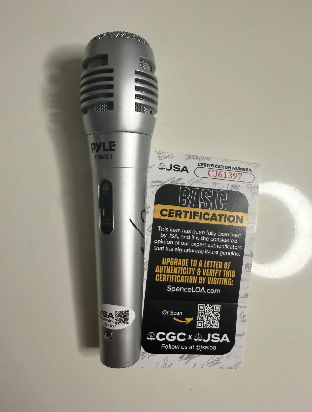 Iggy Azalea Rapper Autographed Microphone Fancy Black Widow JSA COA, image 3