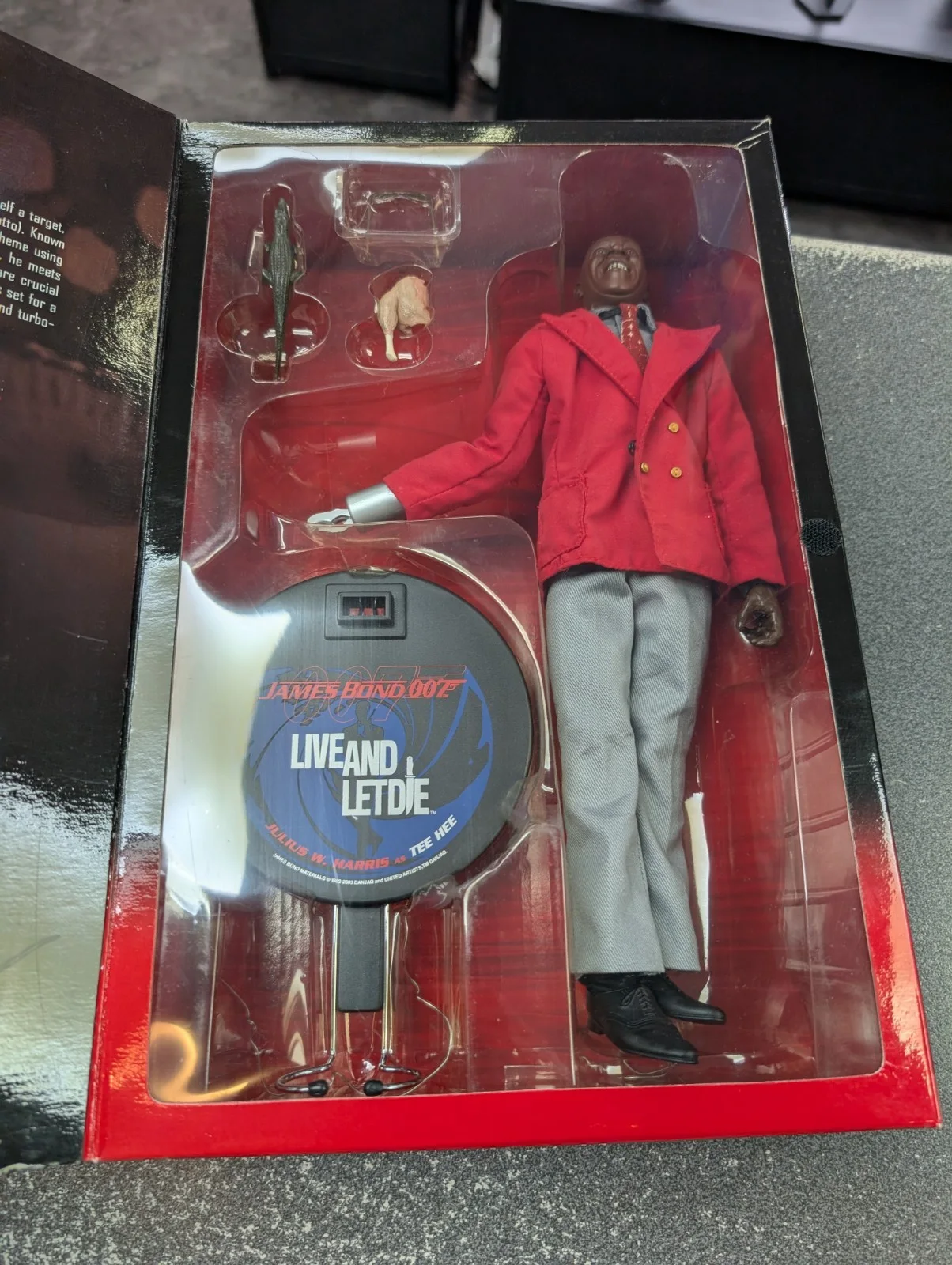 SIDESHOW COLLECTIBLES 007 LIVE AND LET DIE JULIUS W.HARRIS AS TEE HEE, изображение 4