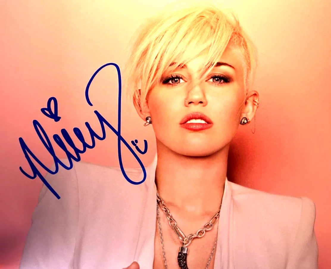 Miley Cyrus (Hannah Montana) Signed 8x10" Authentic Original Autograph w/COA, изображение 3