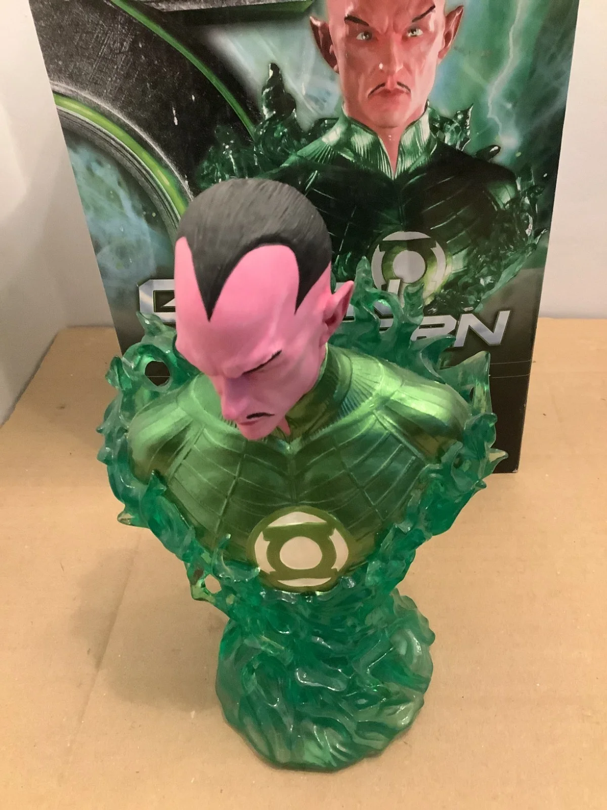 DC Direct Limited Edition Green Lantern Movie 1:4 Scale Sinestro Deluxe Bust, изображение 2