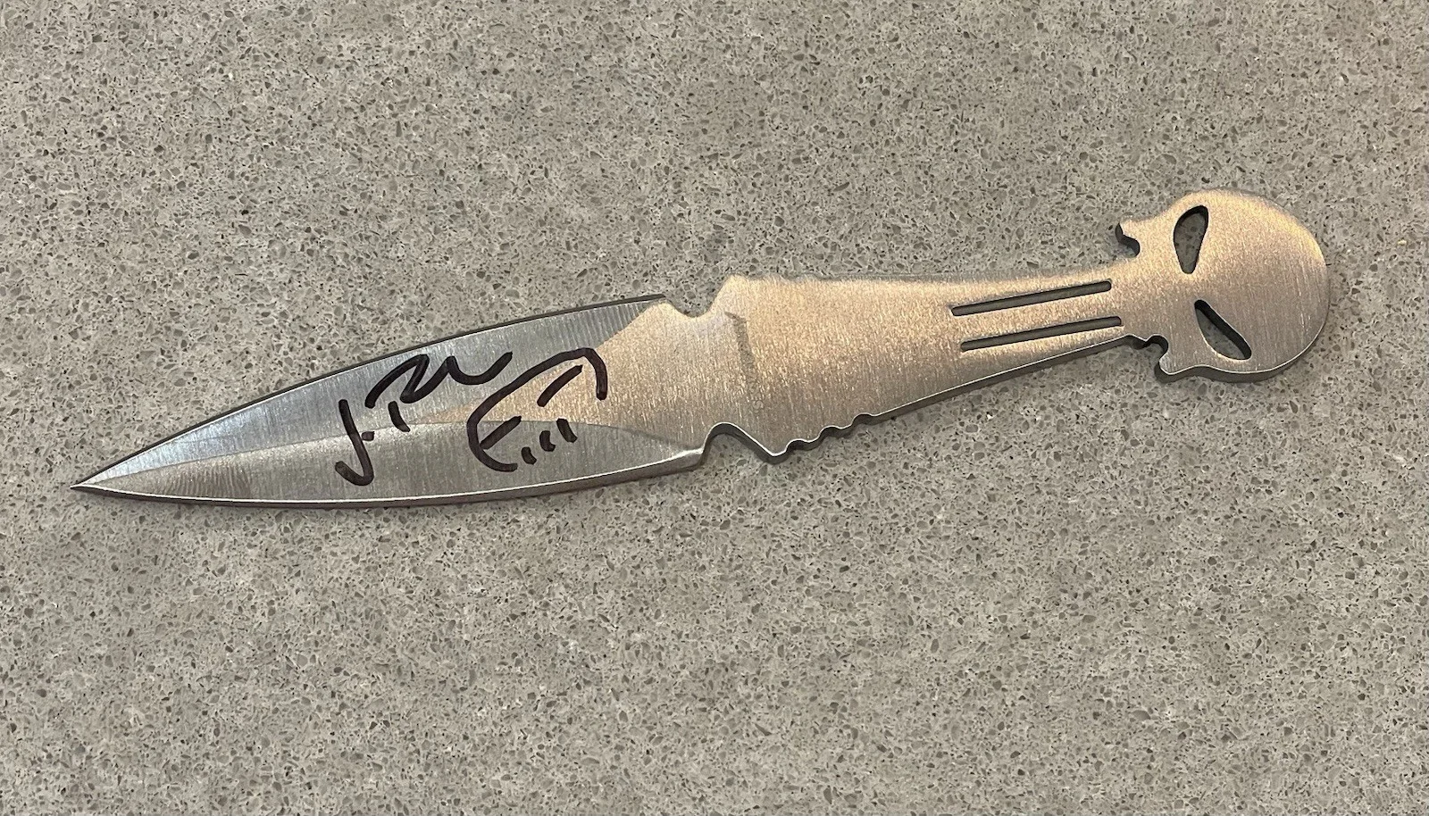Jon Bernthal — Jon Bernthal SIGNED The Punisher Knife w/ JSA COA & Photo Proof ~ Throwing, image 5