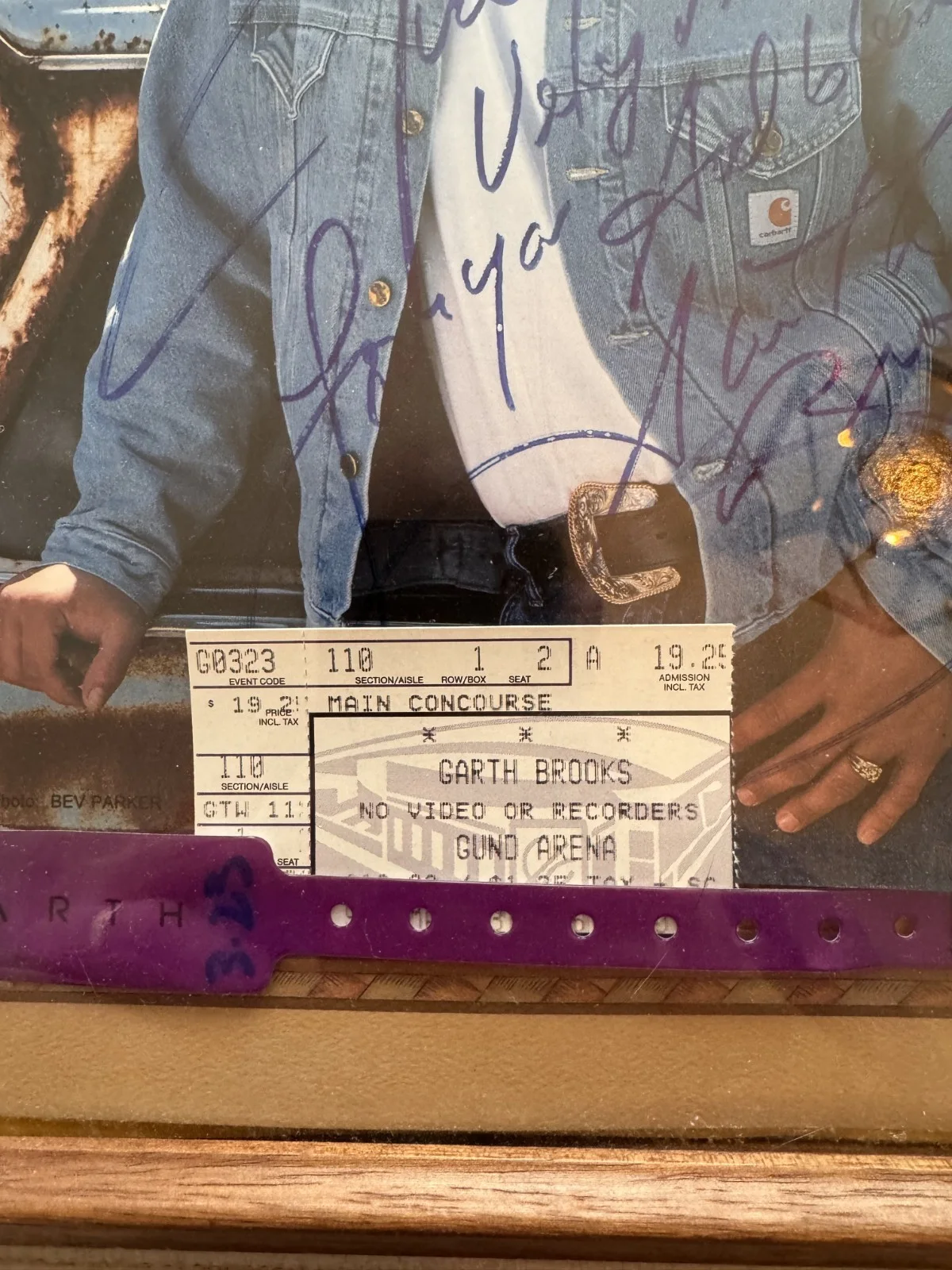 Garth Brooks signed photo with ticket stub and venue wristband, image 2
