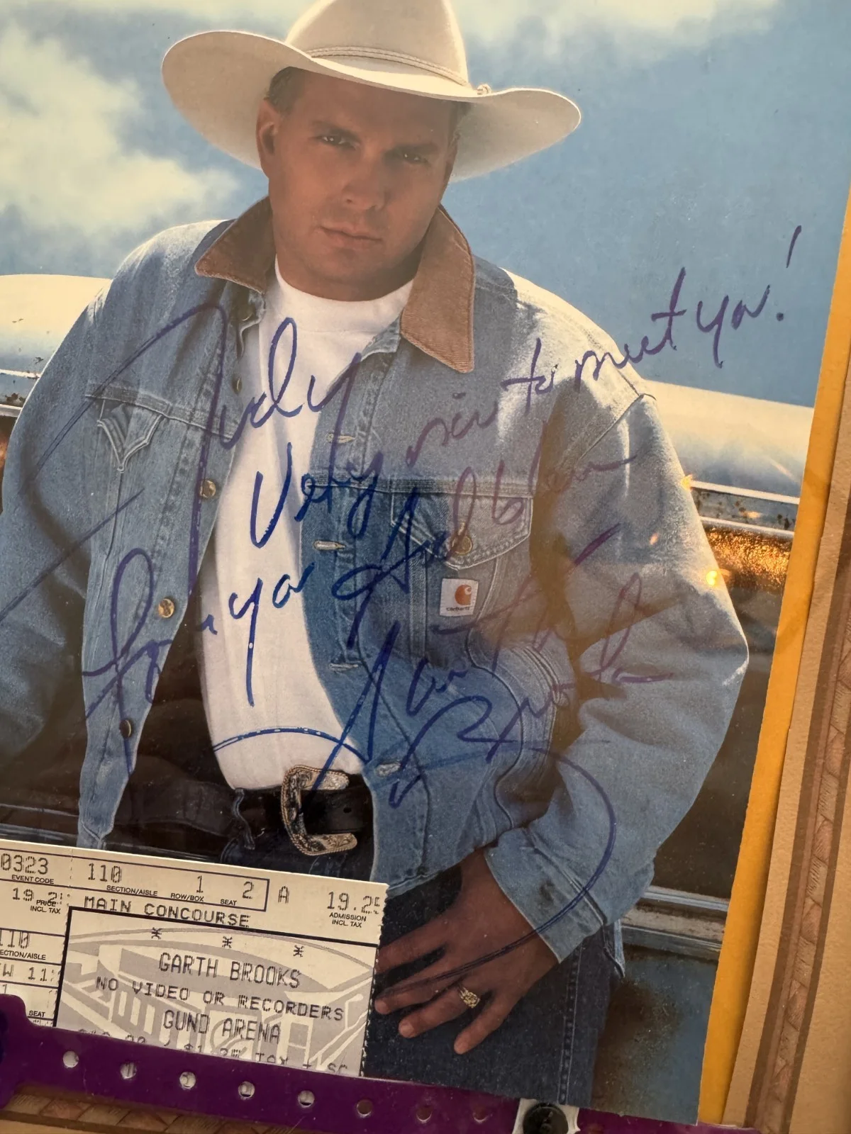 Garth Brooks signed photo with ticket stub and venue wristband, image 3